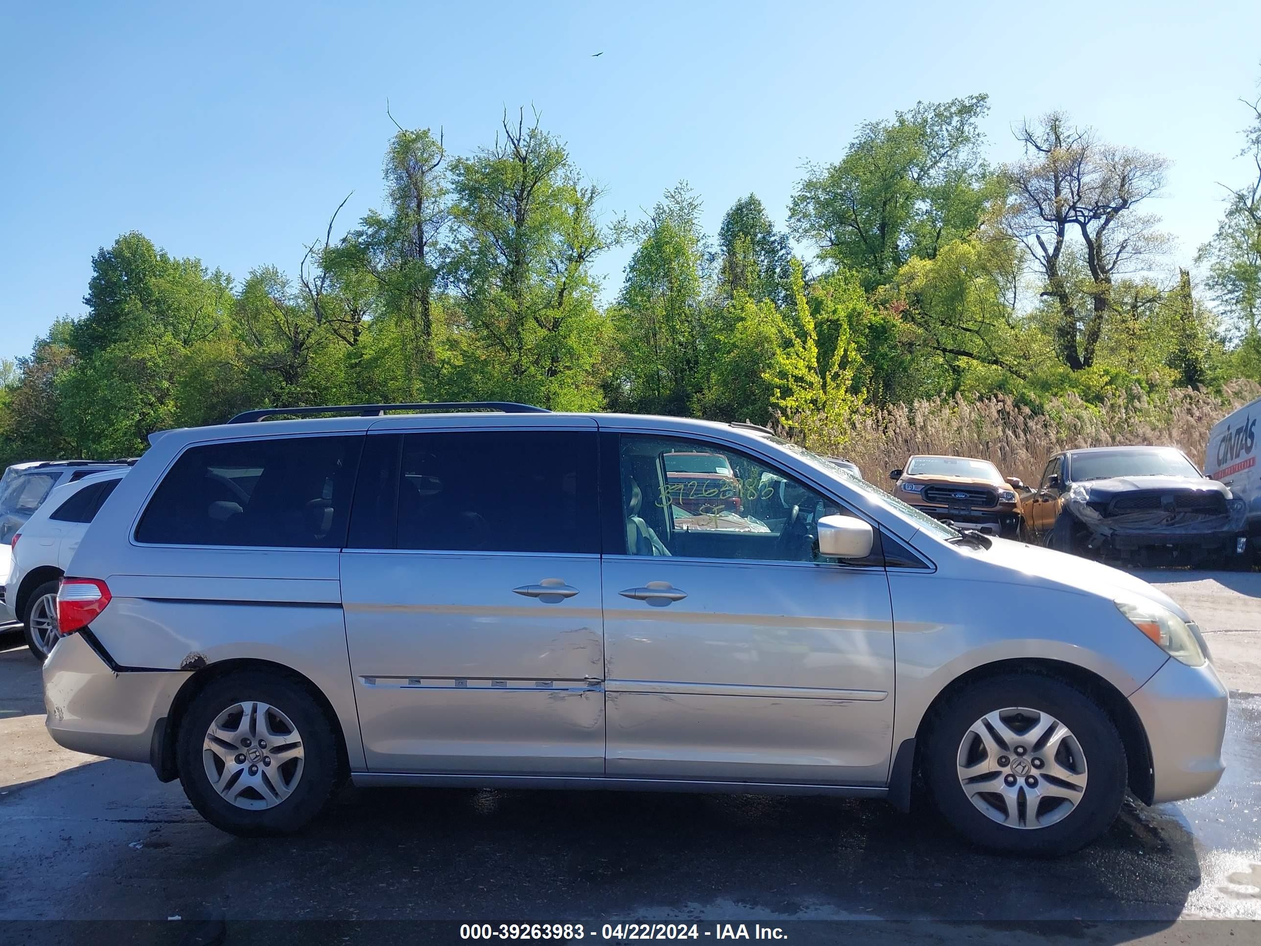 Photo 12 VIN: 5FNRL38775B125345 - HONDA ODYSSEY 