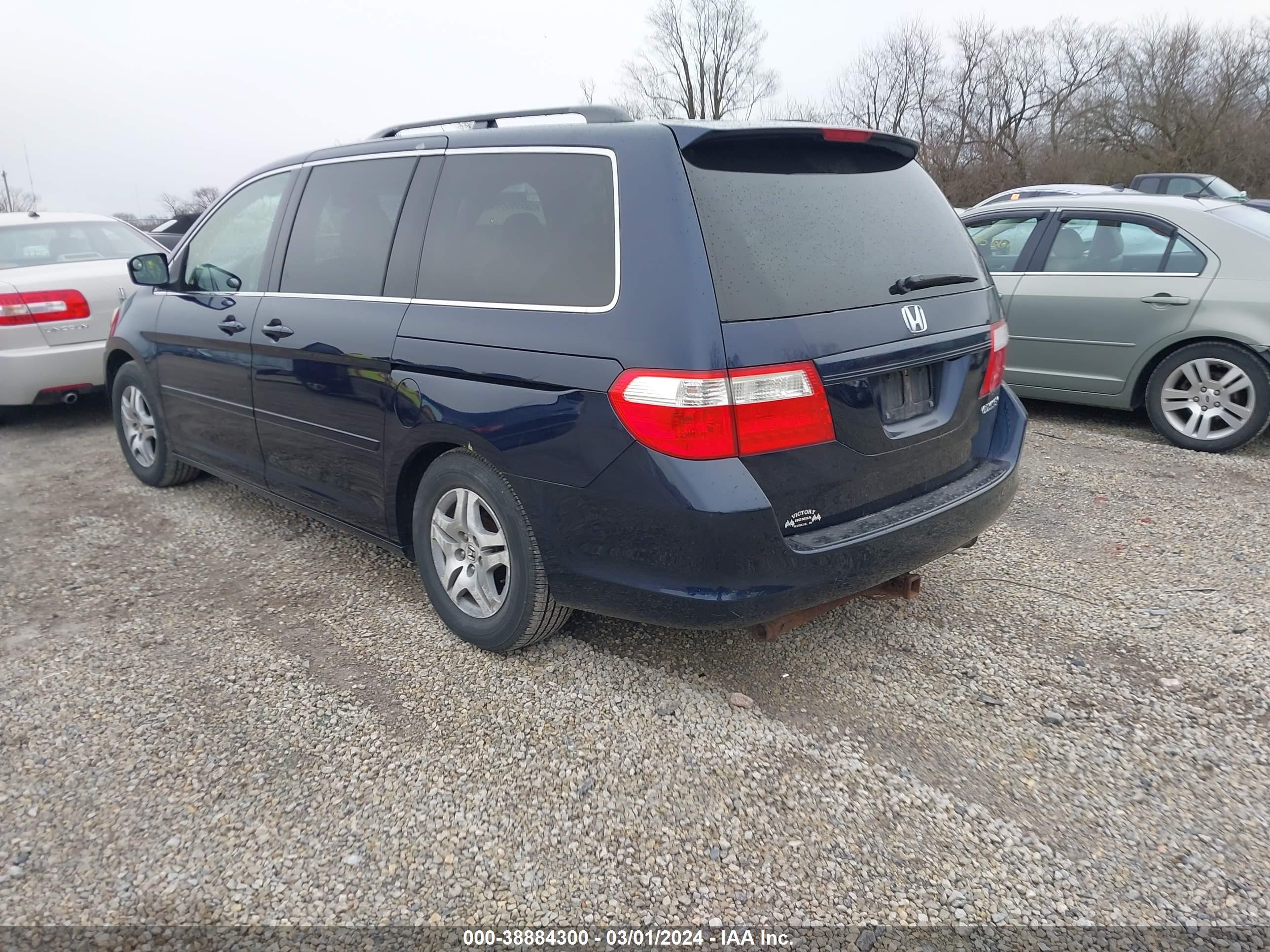 Photo 2 VIN: 5FNRL38775B126947 - HONDA ODYSSEY 