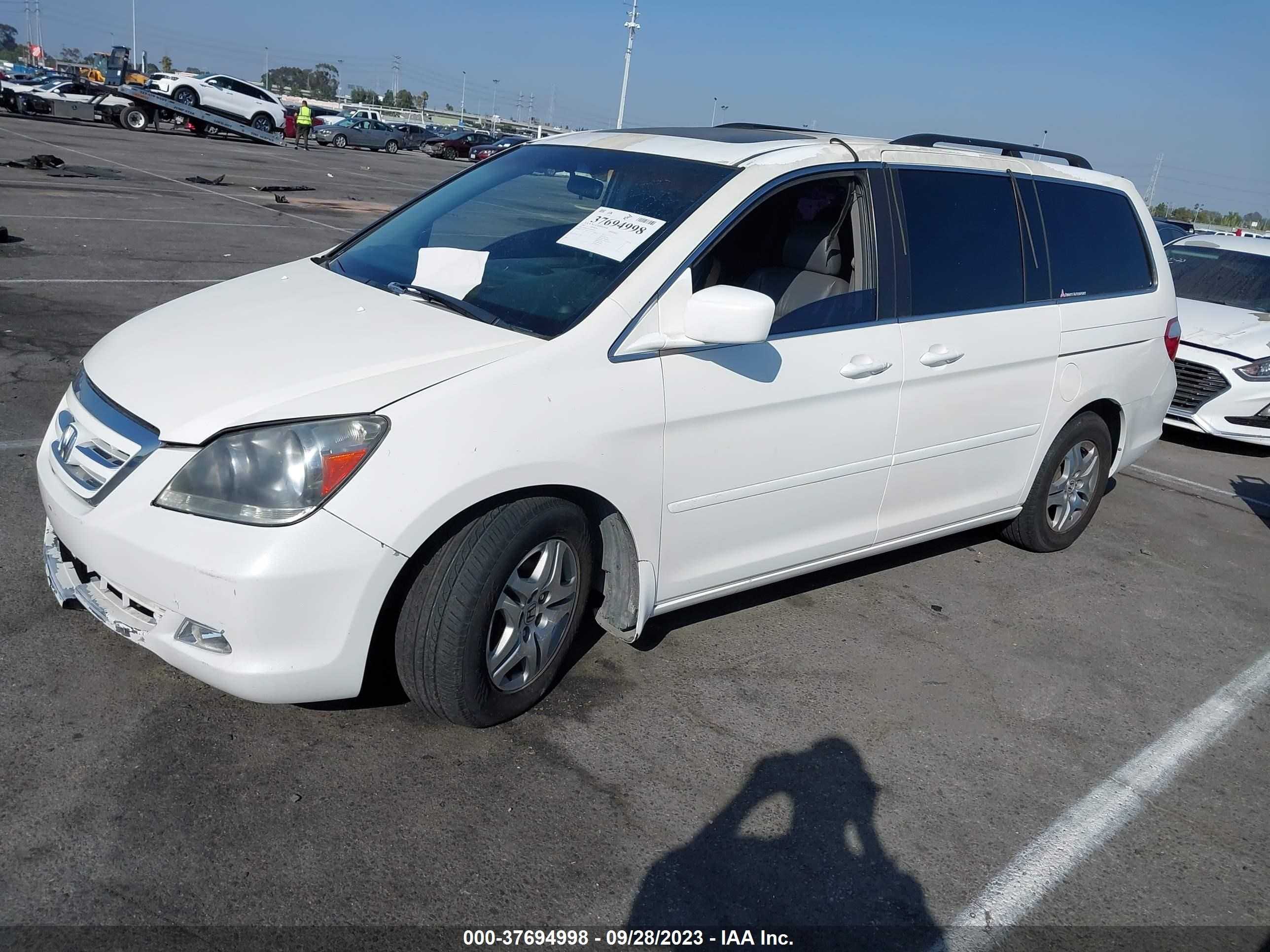 Photo 1 VIN: 5FNRL38775B128102 - HONDA ODYSSEY 