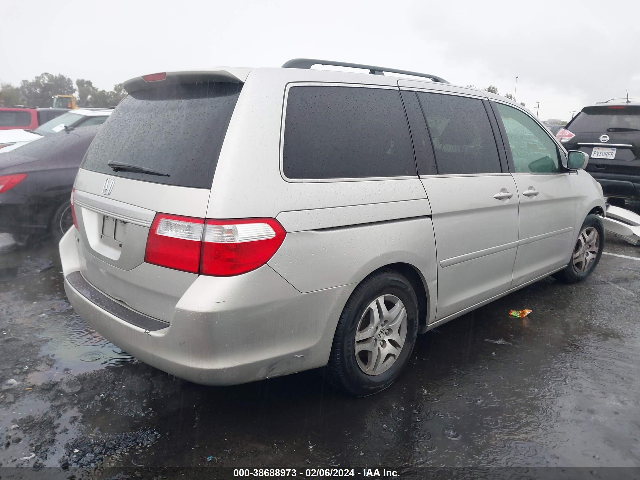 Photo 3 VIN: 5FNRL38776B437568 - HONDA ODYSSEY 