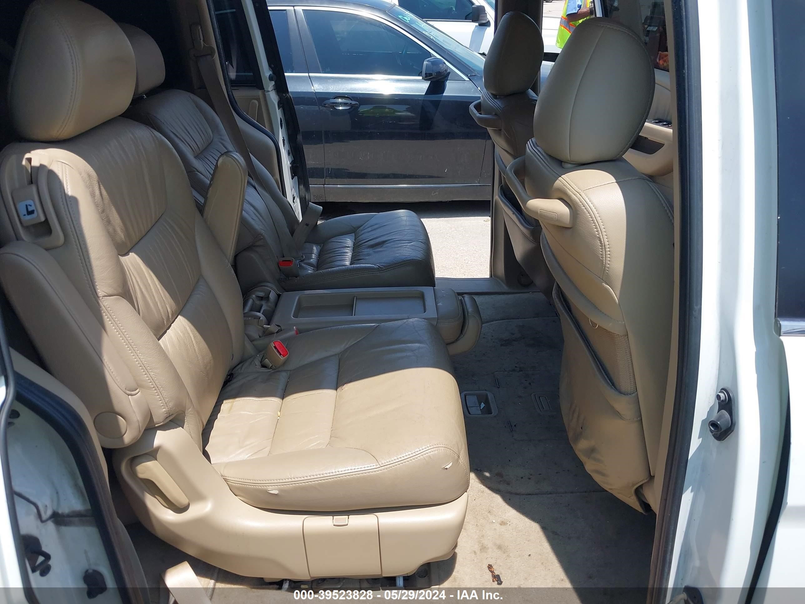 Photo 7 VIN: 5FNRL38777B105325 - HONDA ODYSSEY 