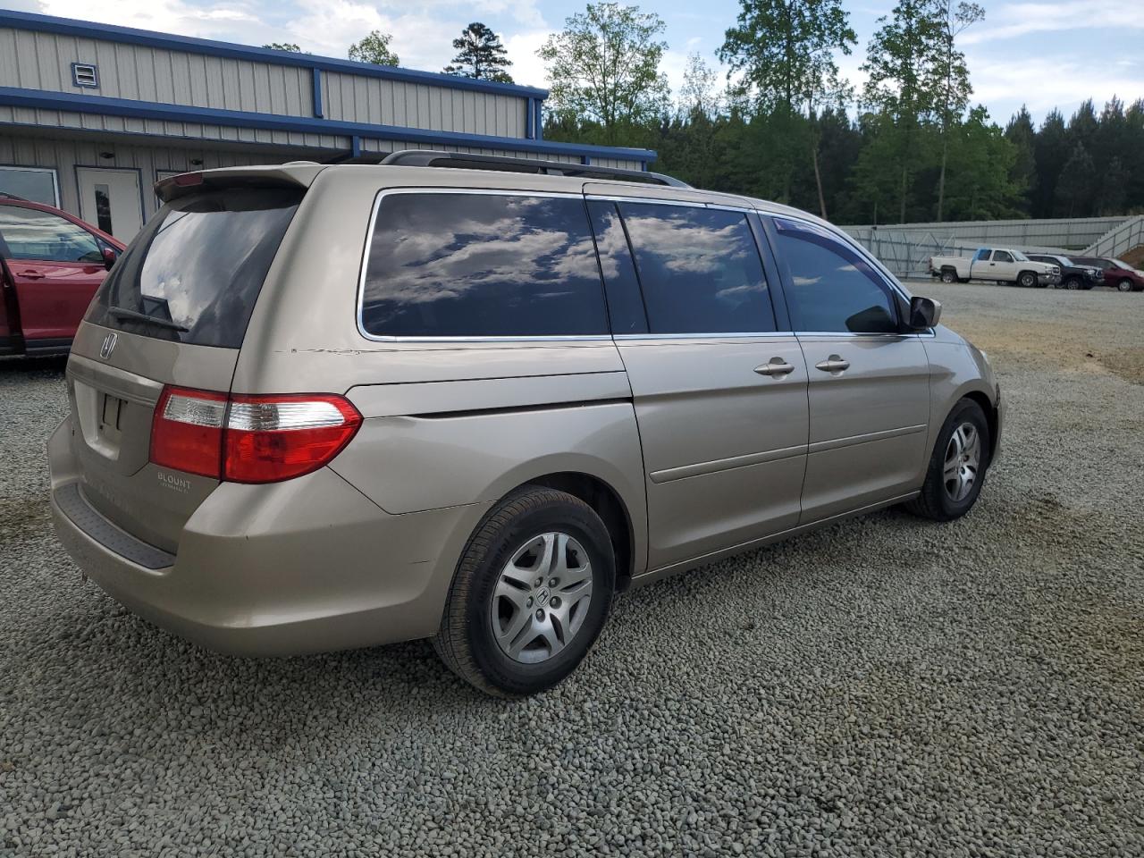 Photo 2 VIN: 5FNRL38777B107818 - HONDA ODYSSEY 