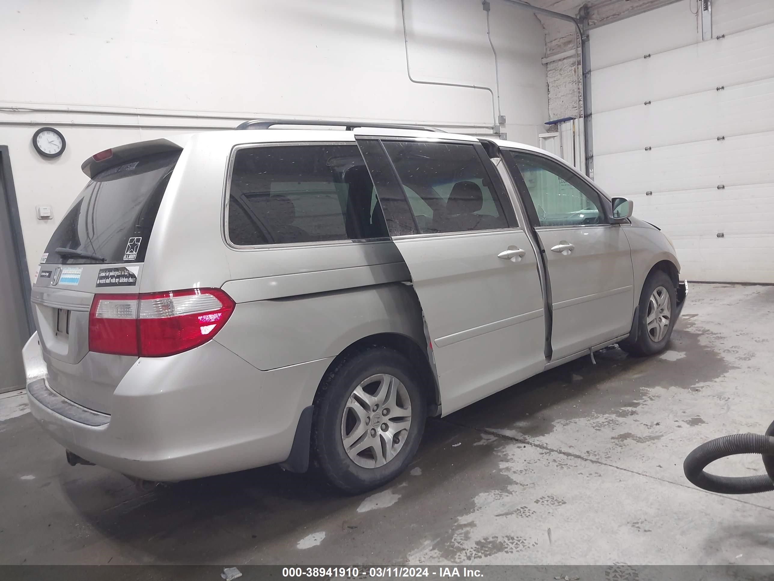 Photo 3 VIN: 5FNRL38777B436065 - HONDA ODYSSEY 