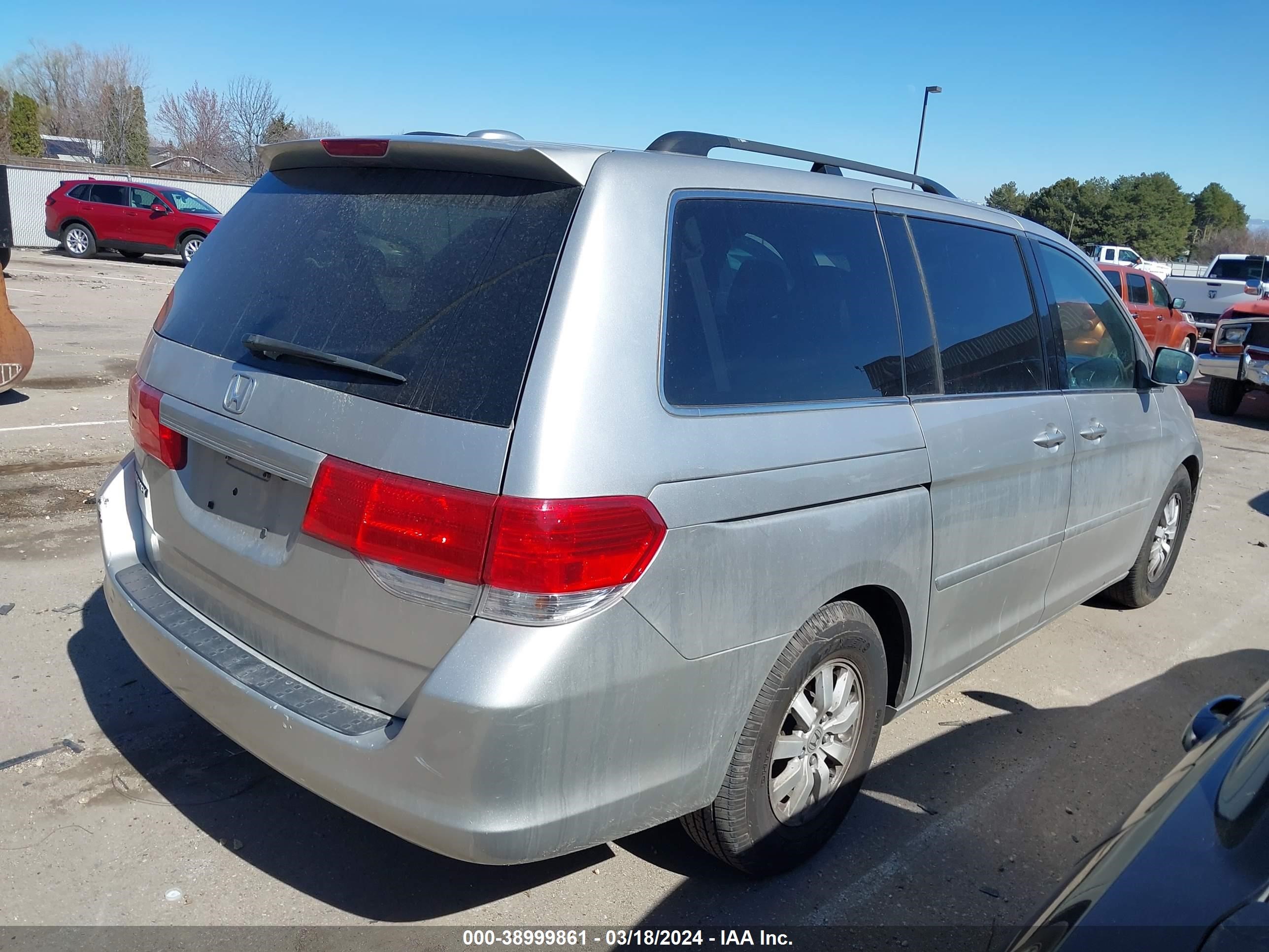 Photo 3 VIN: 5FNRL38778B031700 - HONDA ODYSSEY 