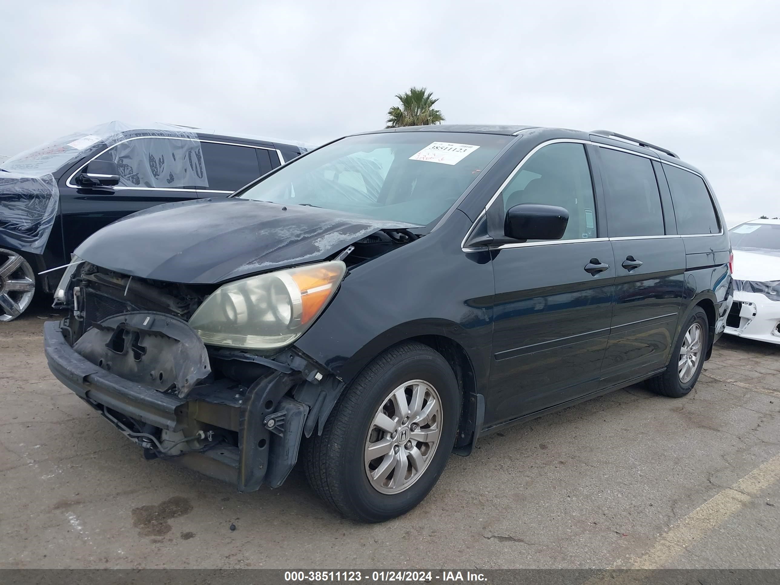 Photo 1 VIN: 5FNRL38778B049999 - HONDA ODYSSEY 