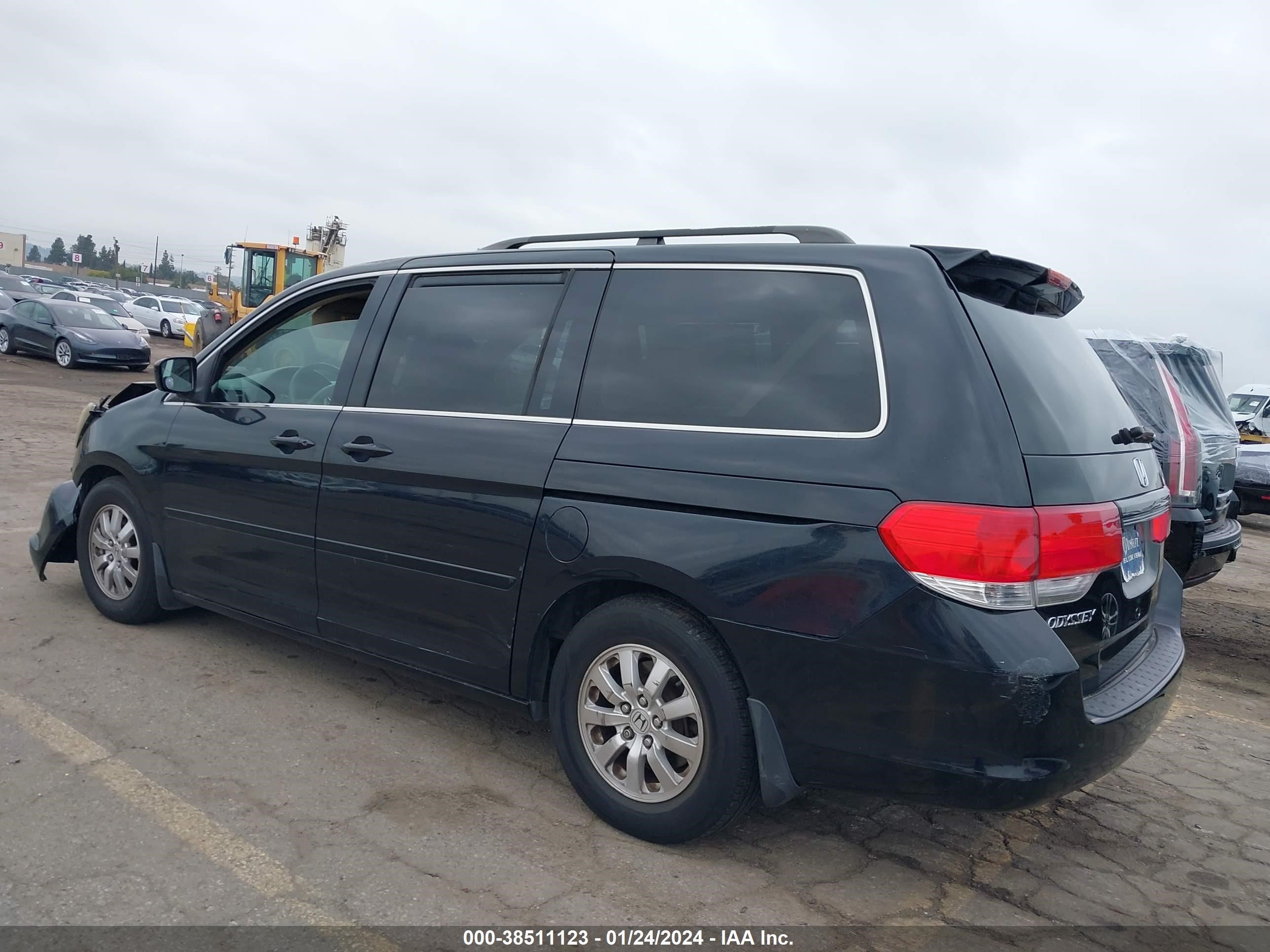 Photo 2 VIN: 5FNRL38778B049999 - HONDA ODYSSEY 