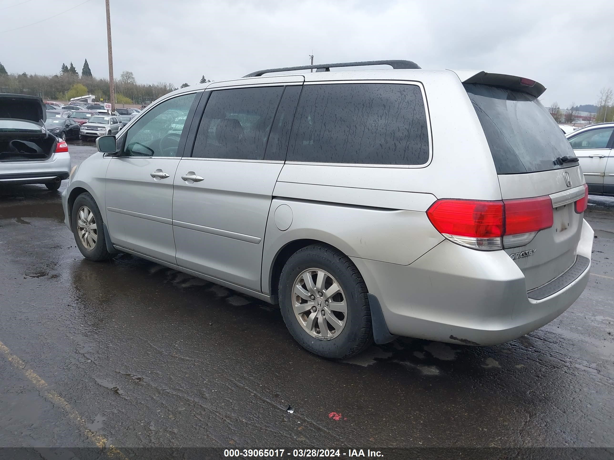 Photo 2 VIN: 5FNRL38779B030029 - HONDA ODYSSEY 