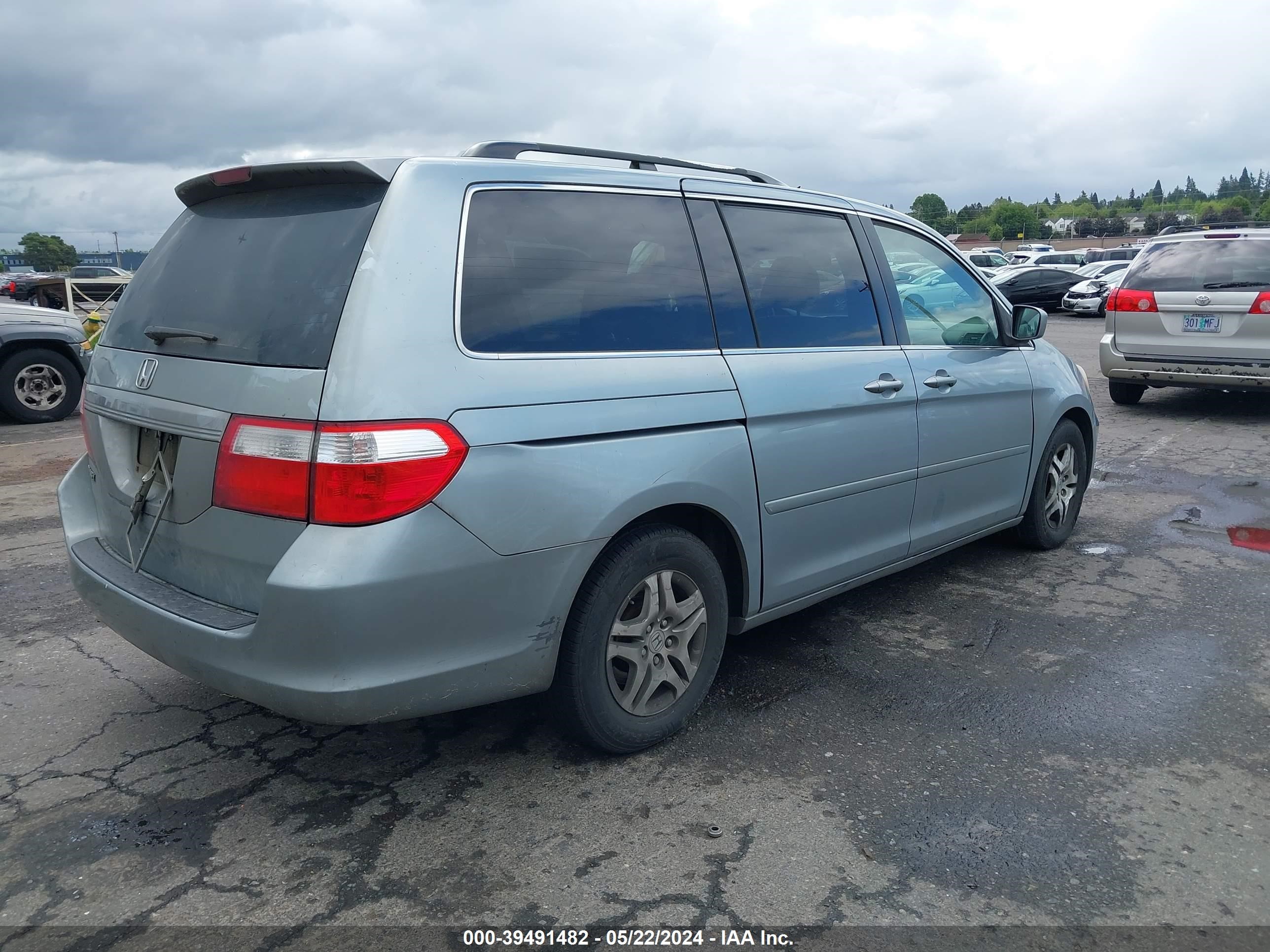 Photo 3 VIN: 5FNRL38787B029825 - HONDA ODYSSEY 