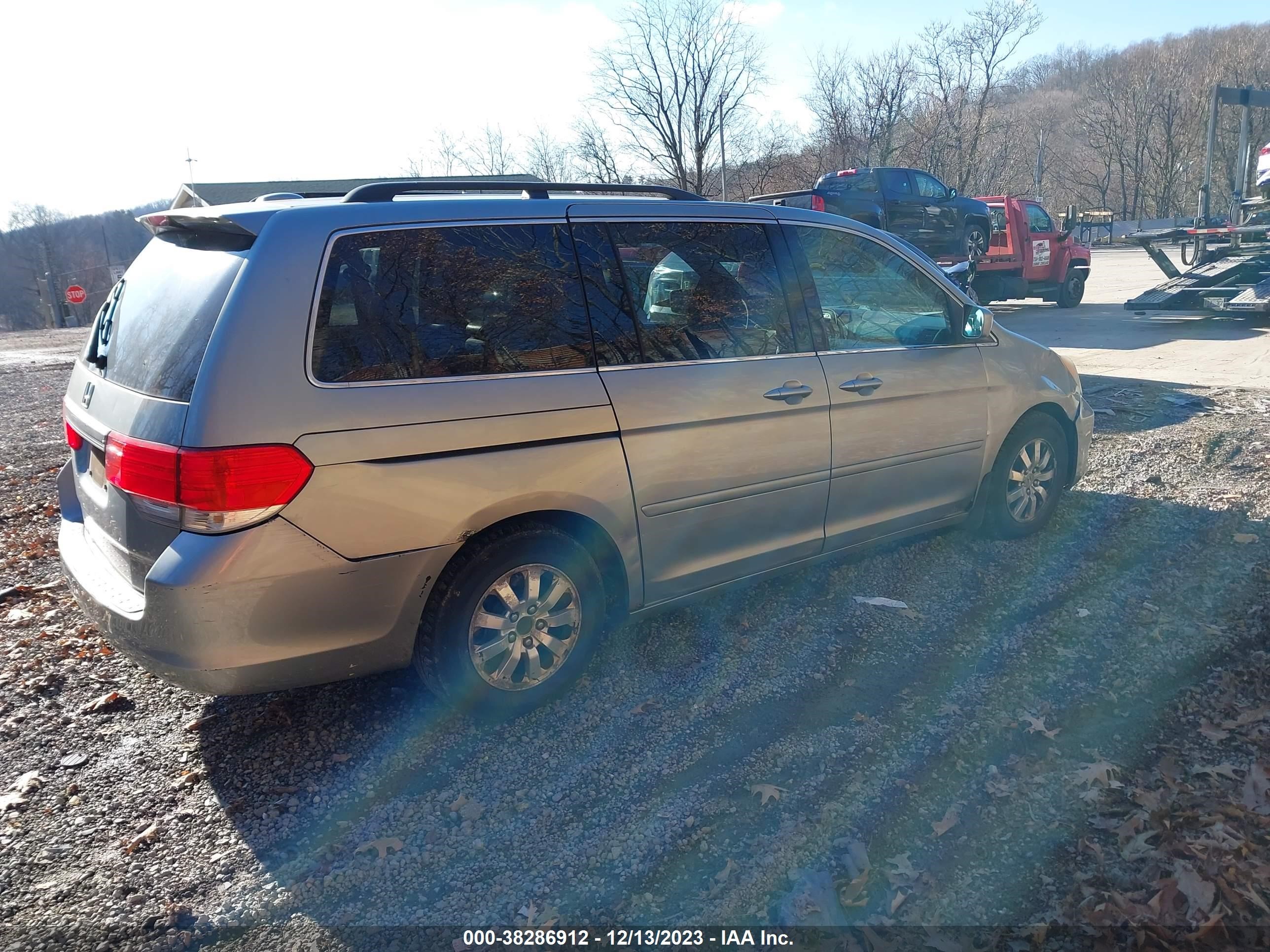 Photo 3 VIN: 5FNRL38788B084079 - HONDA ODYSSEY 