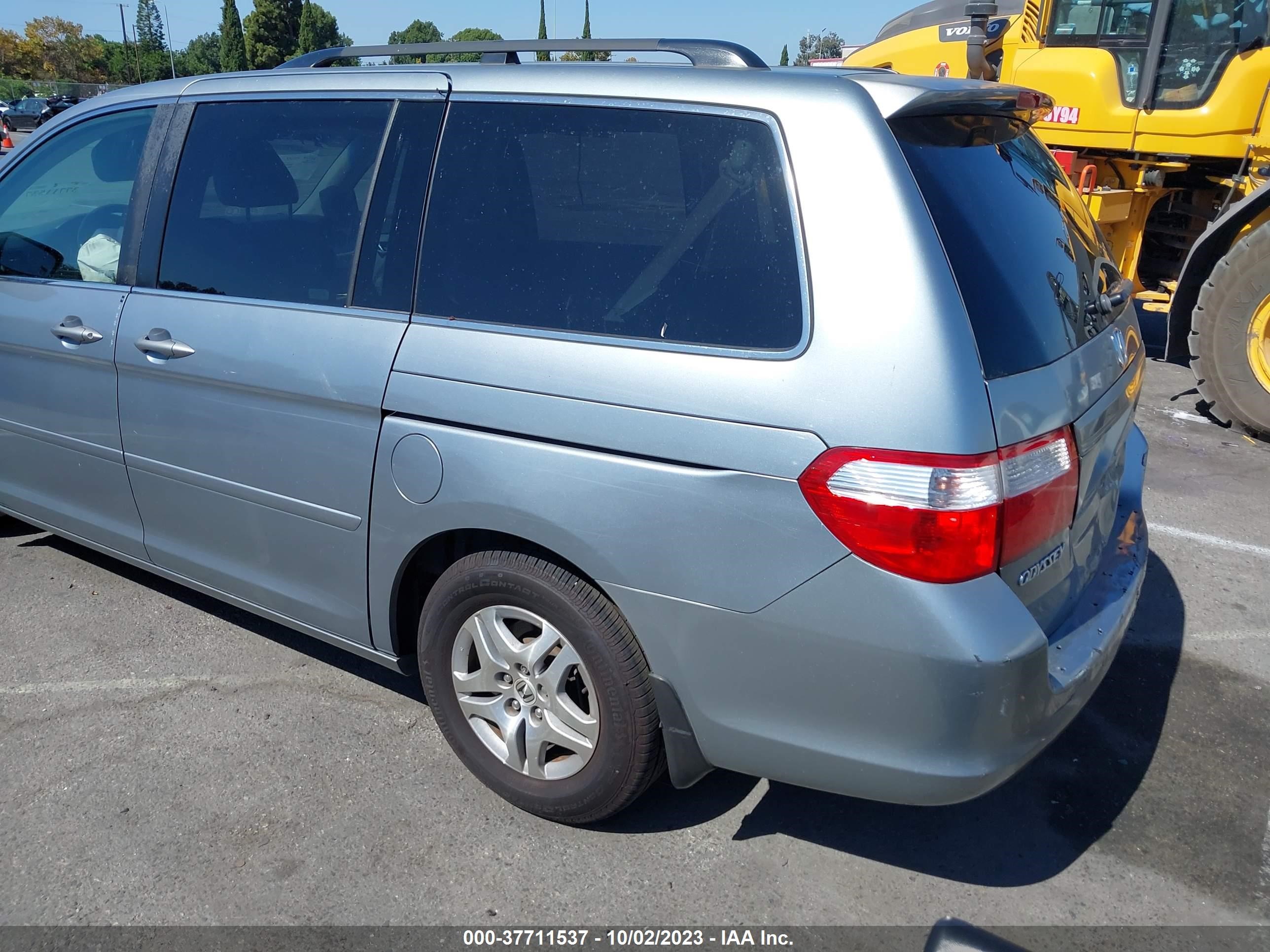 Photo 2 VIN: 5FNRL38796B044848 - HONDA ODYSSEY 