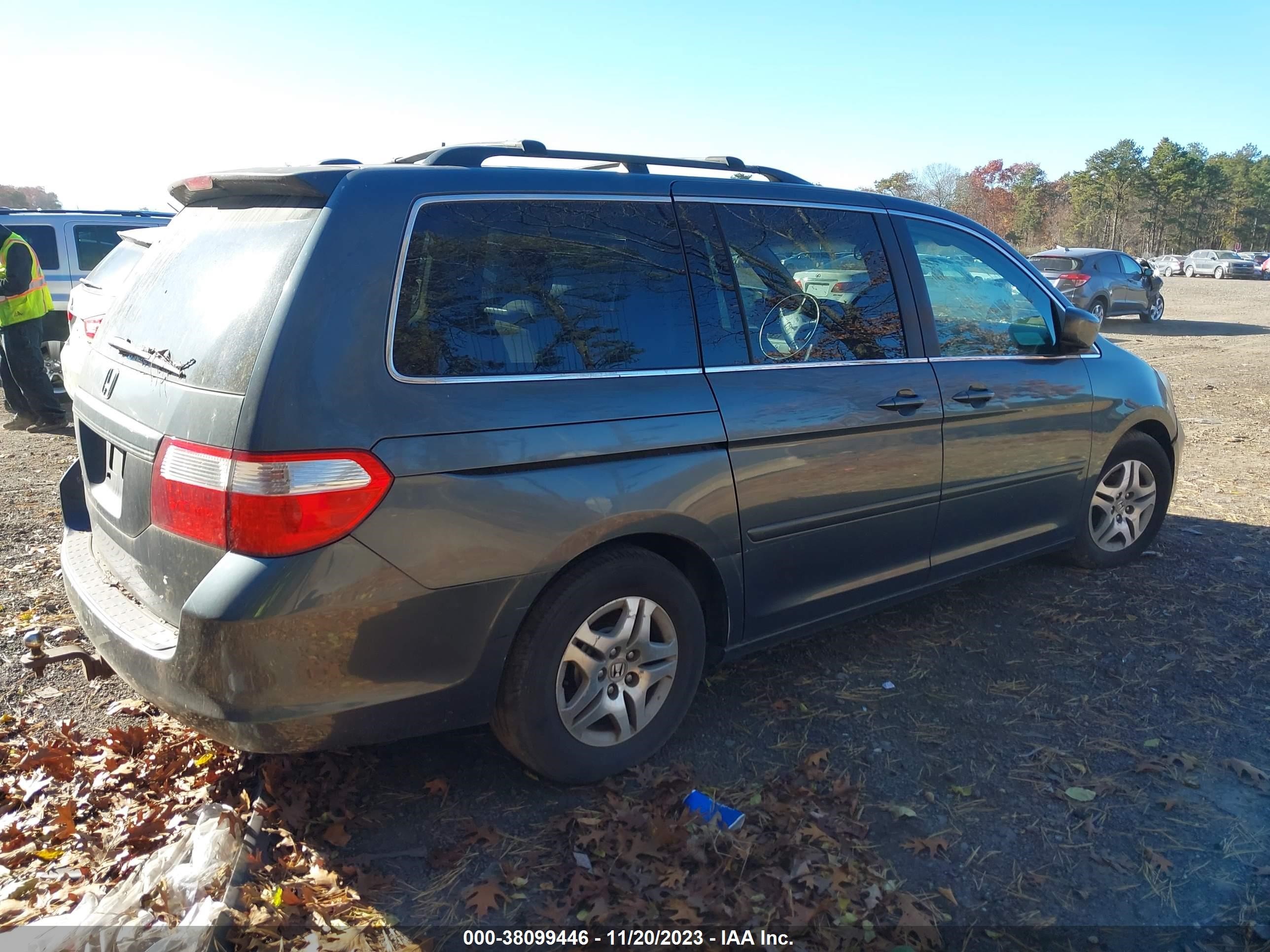 Photo 3 VIN: 5FNRL38796B439273 - HONDA ODYSSEY 