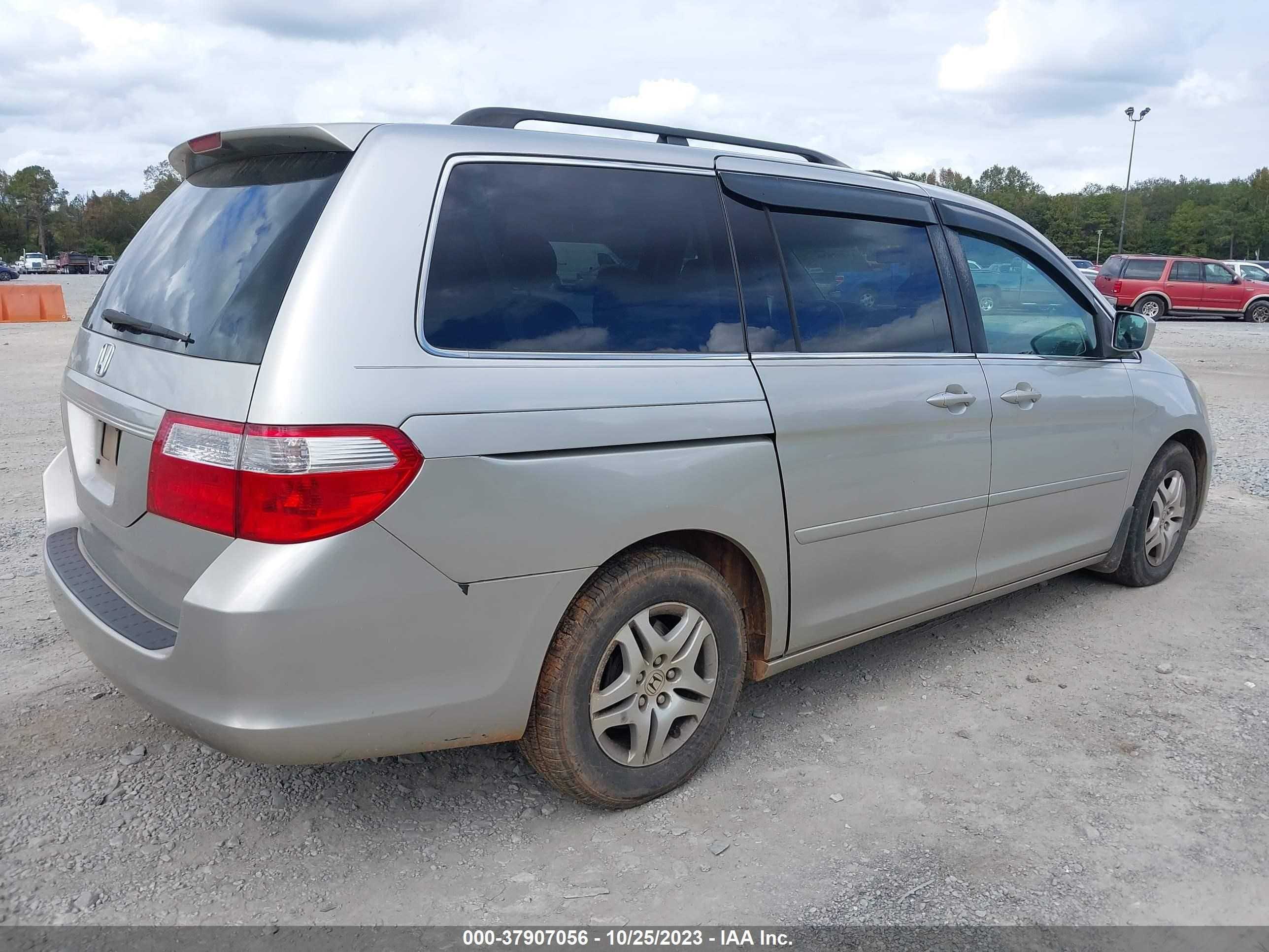 Photo 3 VIN: 5FNRL38797B144370 - HONDA ODYSSEY 