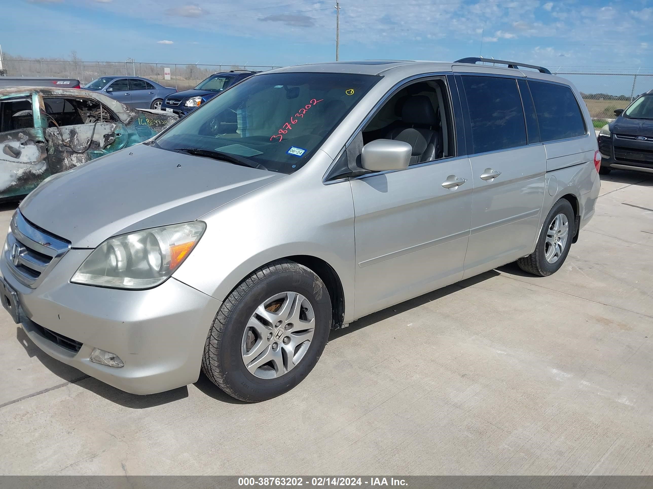 Photo 1 VIN: 5FNRL38797B409983 - HONDA ODYSSEY 