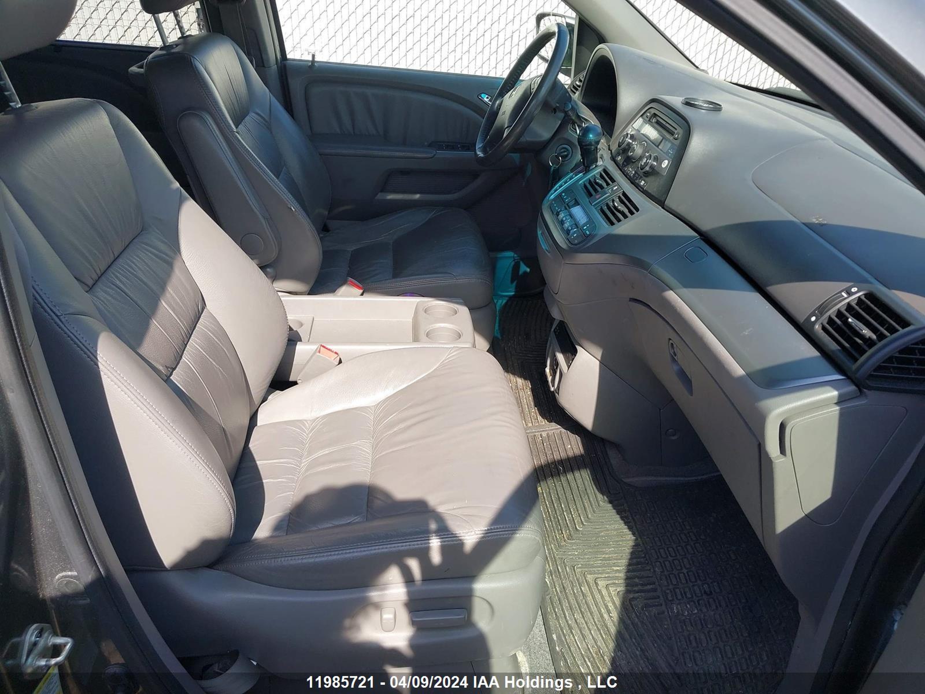 Photo 4 VIN: 5FNRL38798B508238 - HONDA ODYSSEY 