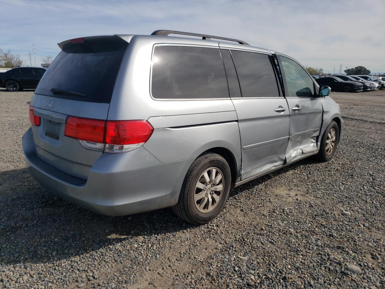 Photo 2 VIN: 5FNRL38799B050945 - HONDA ODYSSEY 