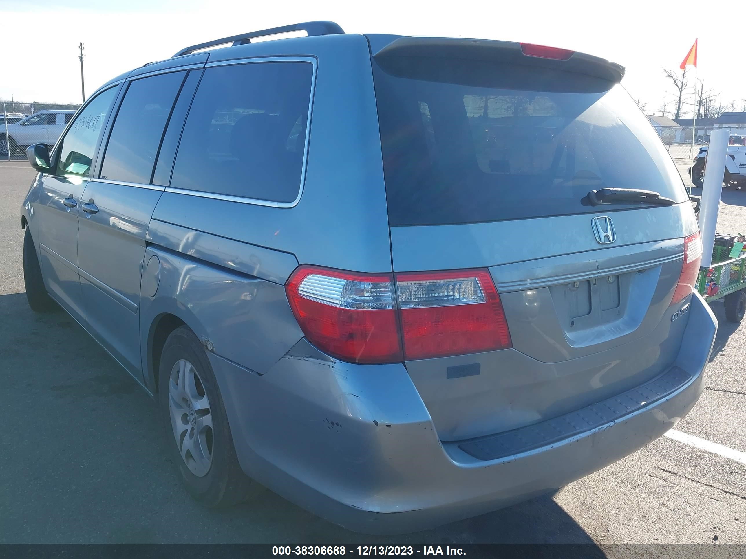 Photo 2 VIN: 5FNRL387X5B073824 - HONDA ODYSSEY 