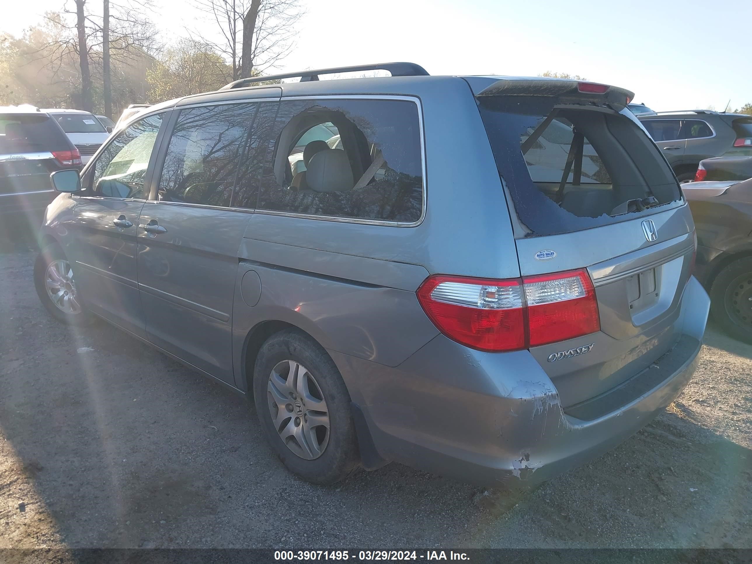 Photo 2 VIN: 5FNRL387X7B004005 - HONDA ODYSSEY 