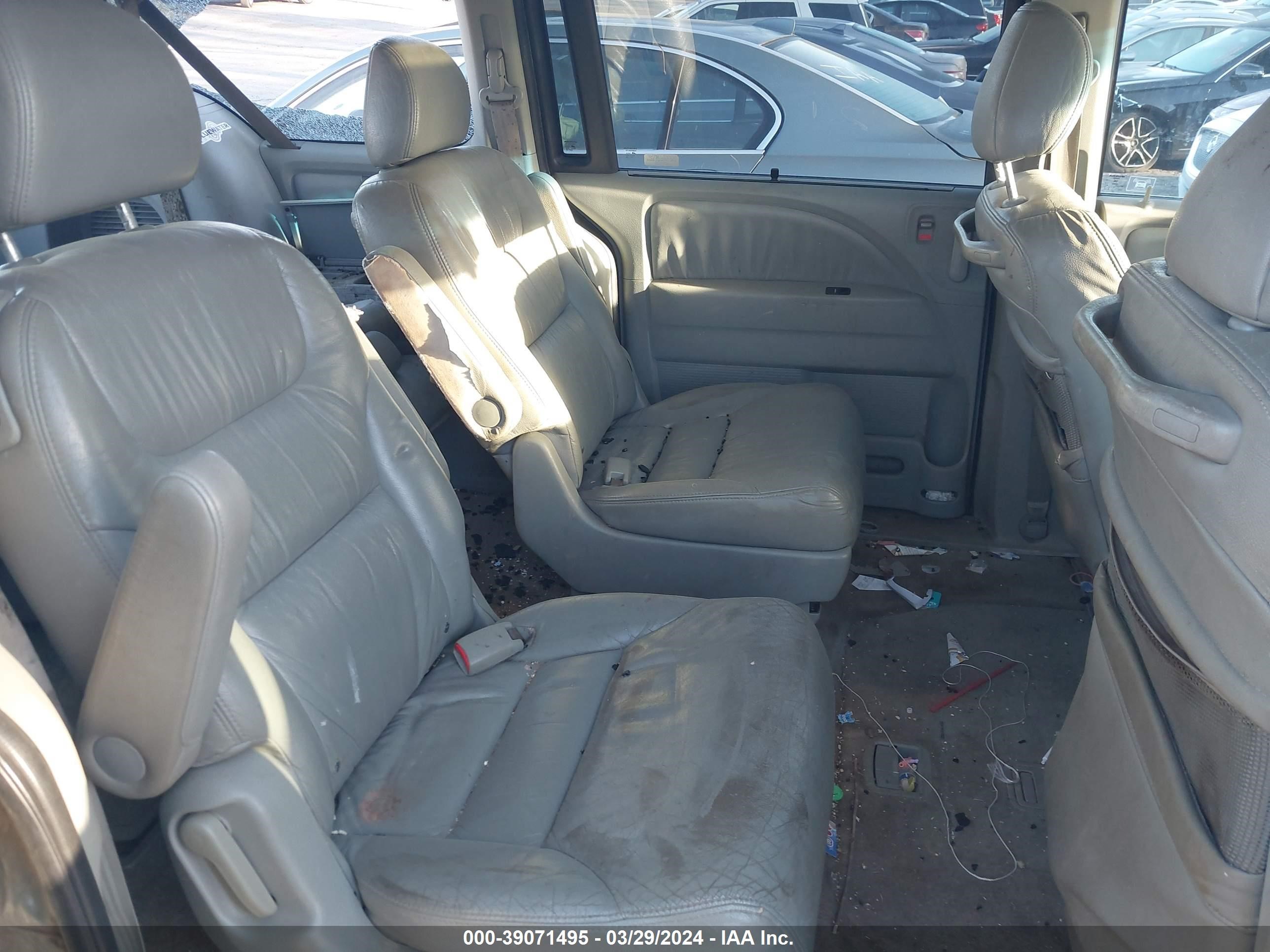 Photo 7 VIN: 5FNRL387X7B004005 - HONDA ODYSSEY 