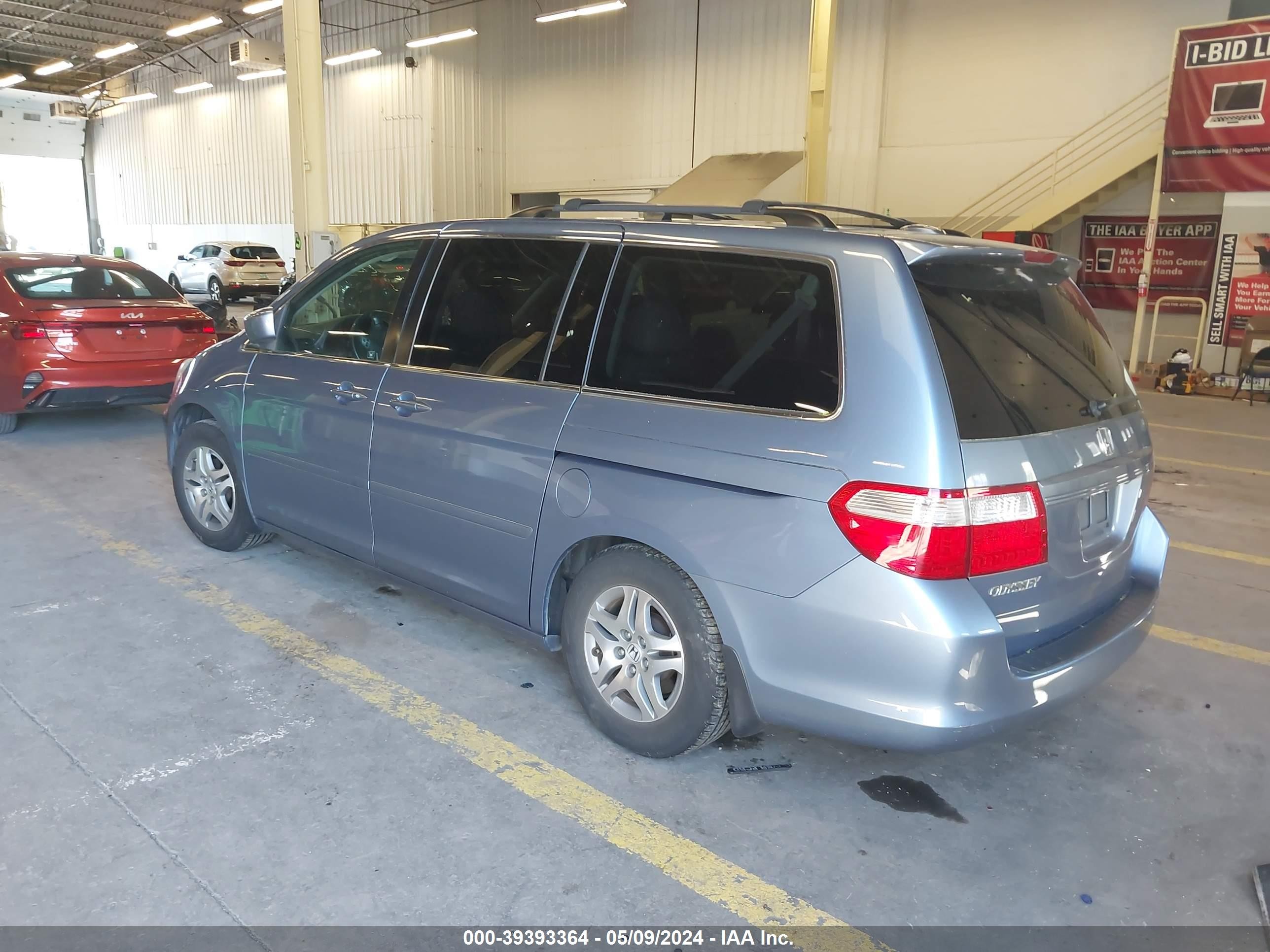 Photo 2 VIN: 5FNRL387X7B011343 - HONDA ODYSSEY 