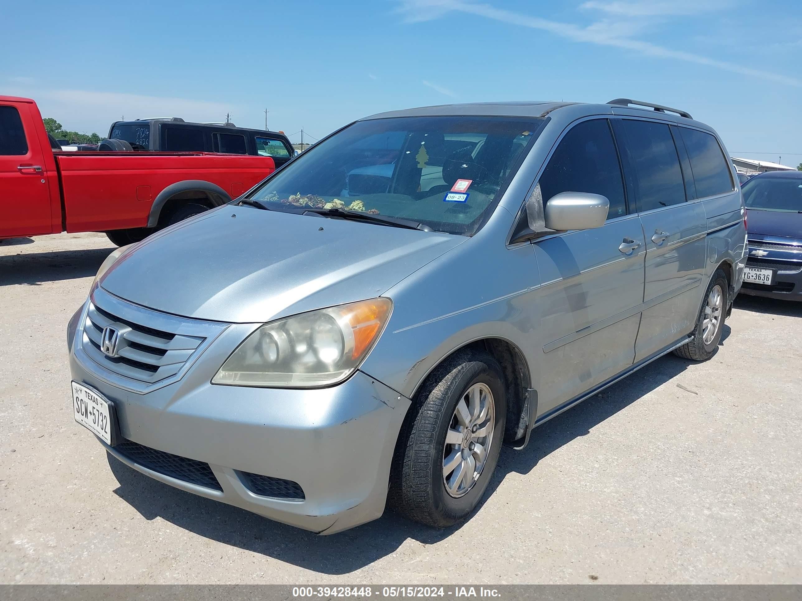 Photo 1 VIN: 5FNRL387X8B050631 - HONDA ODYSSEY 