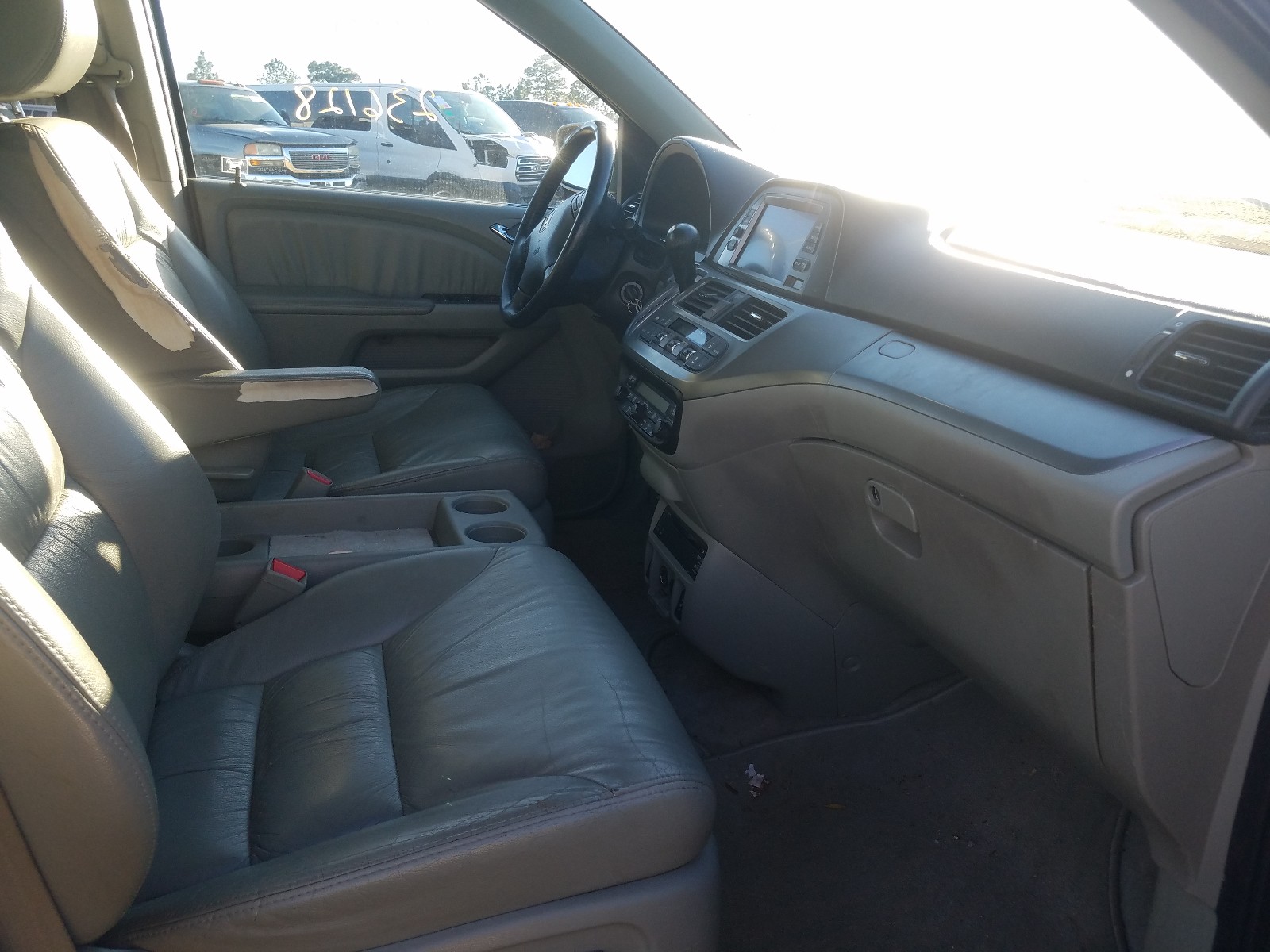 Photo 4 VIN: 5FNRL387X8B085895 - HONDA ODYSSEY EX 