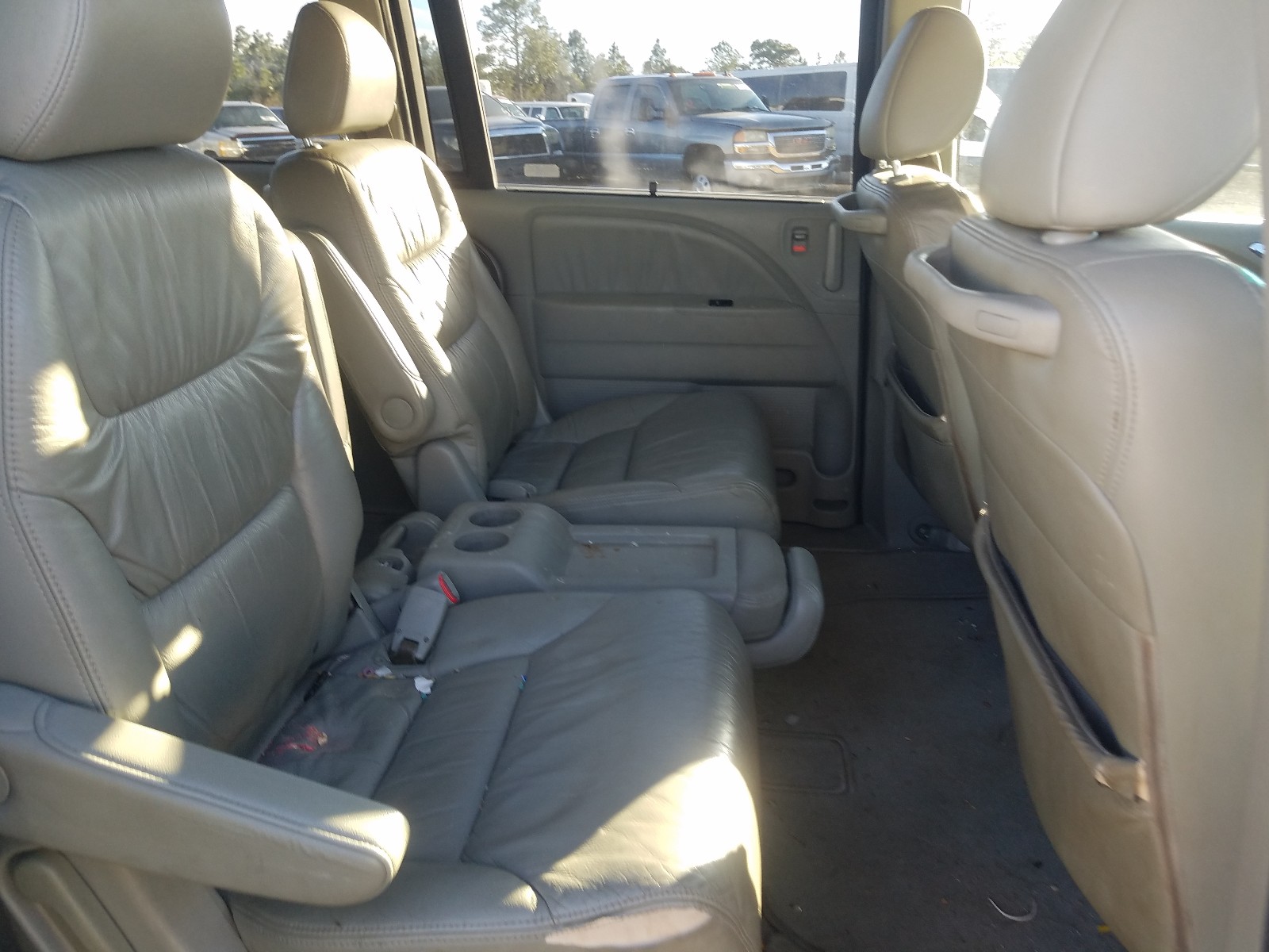 Photo 5 VIN: 5FNRL387X8B085895 - HONDA ODYSSEY EX 