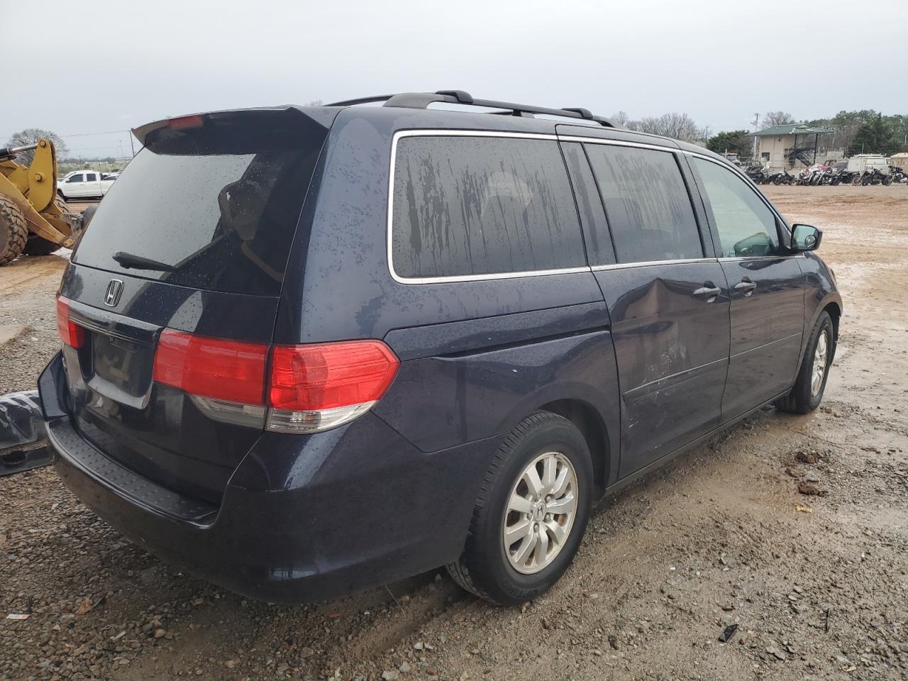 Photo 2 VIN: 5FNRL387X8B090580 - HONDA ODYSSEY 