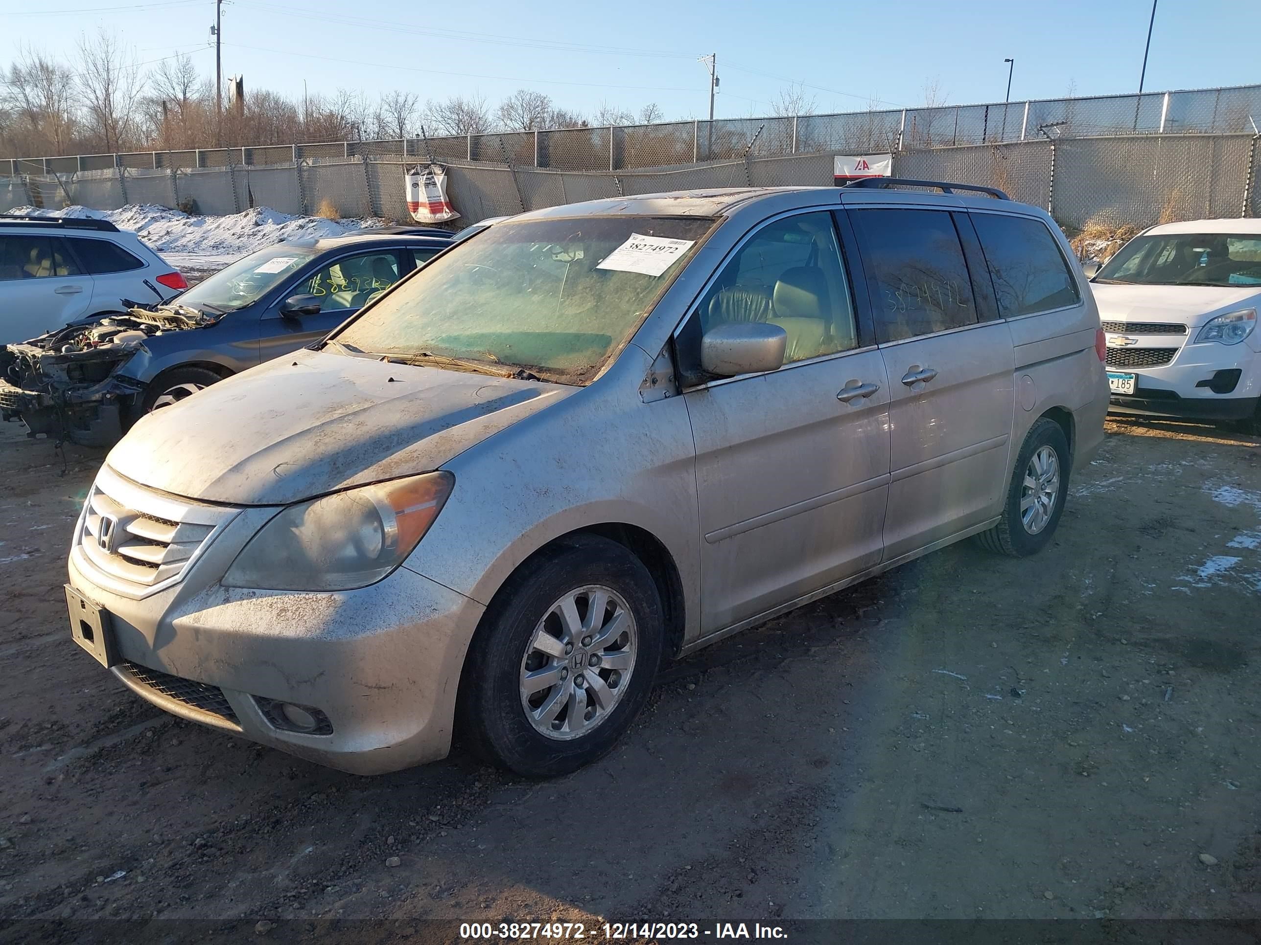 Photo 1 VIN: 5FNRL387X8B402820 - HONDA ODYSSEY 