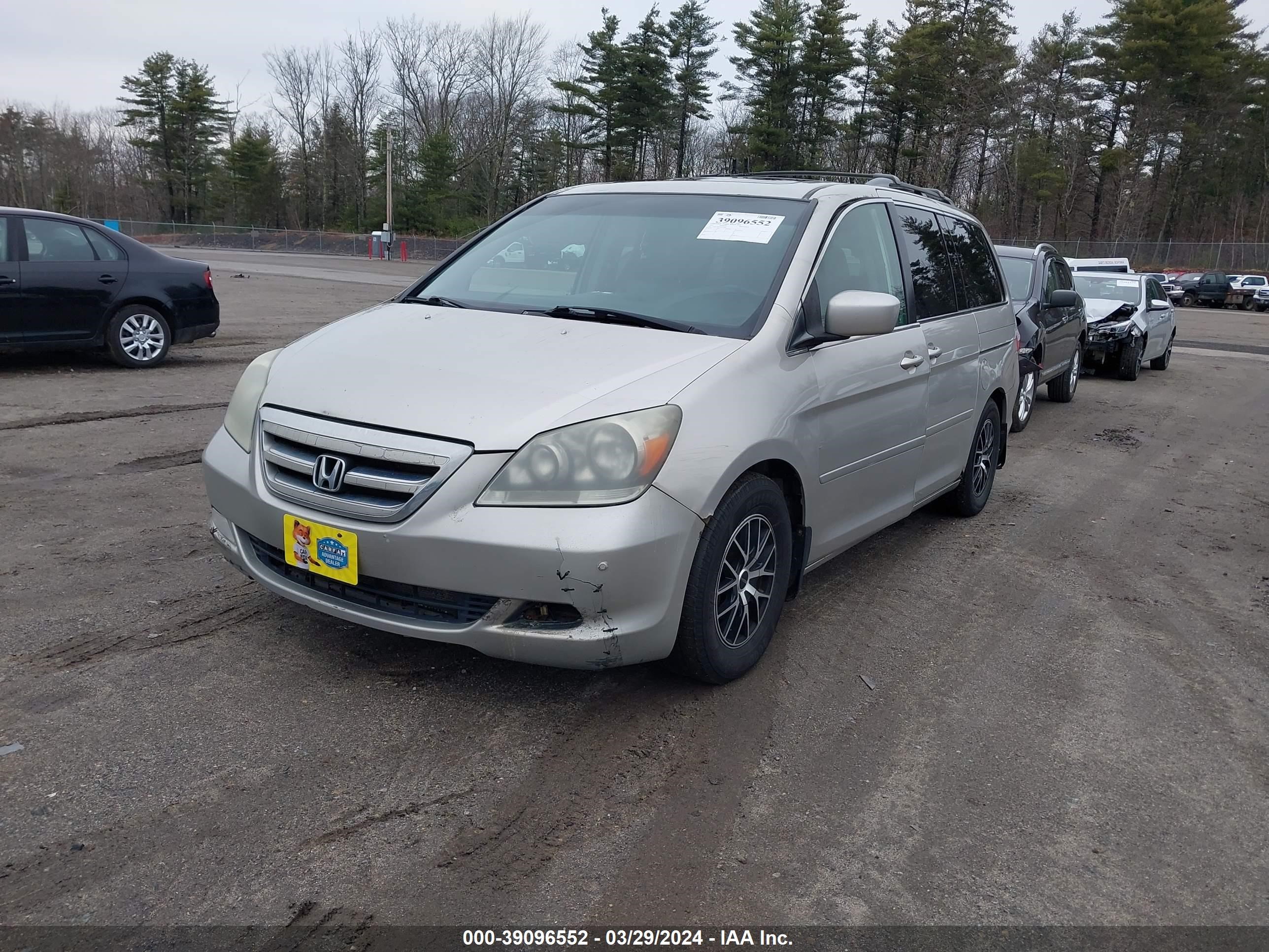 Photo 1 VIN: 5FNRL38805B075820 - HONDA ODYSSEY 