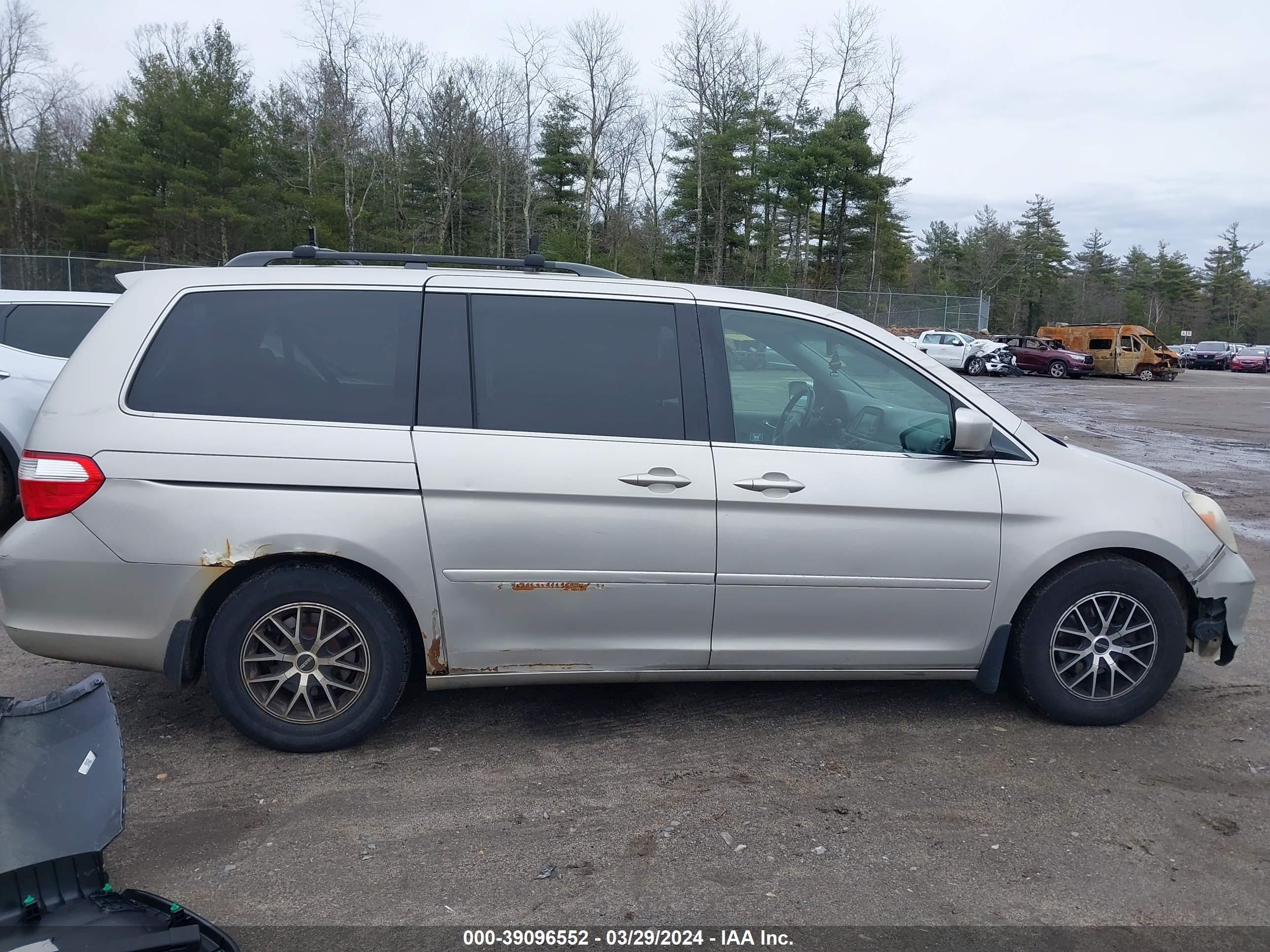 Photo 12 VIN: 5FNRL38805B075820 - HONDA ODYSSEY 