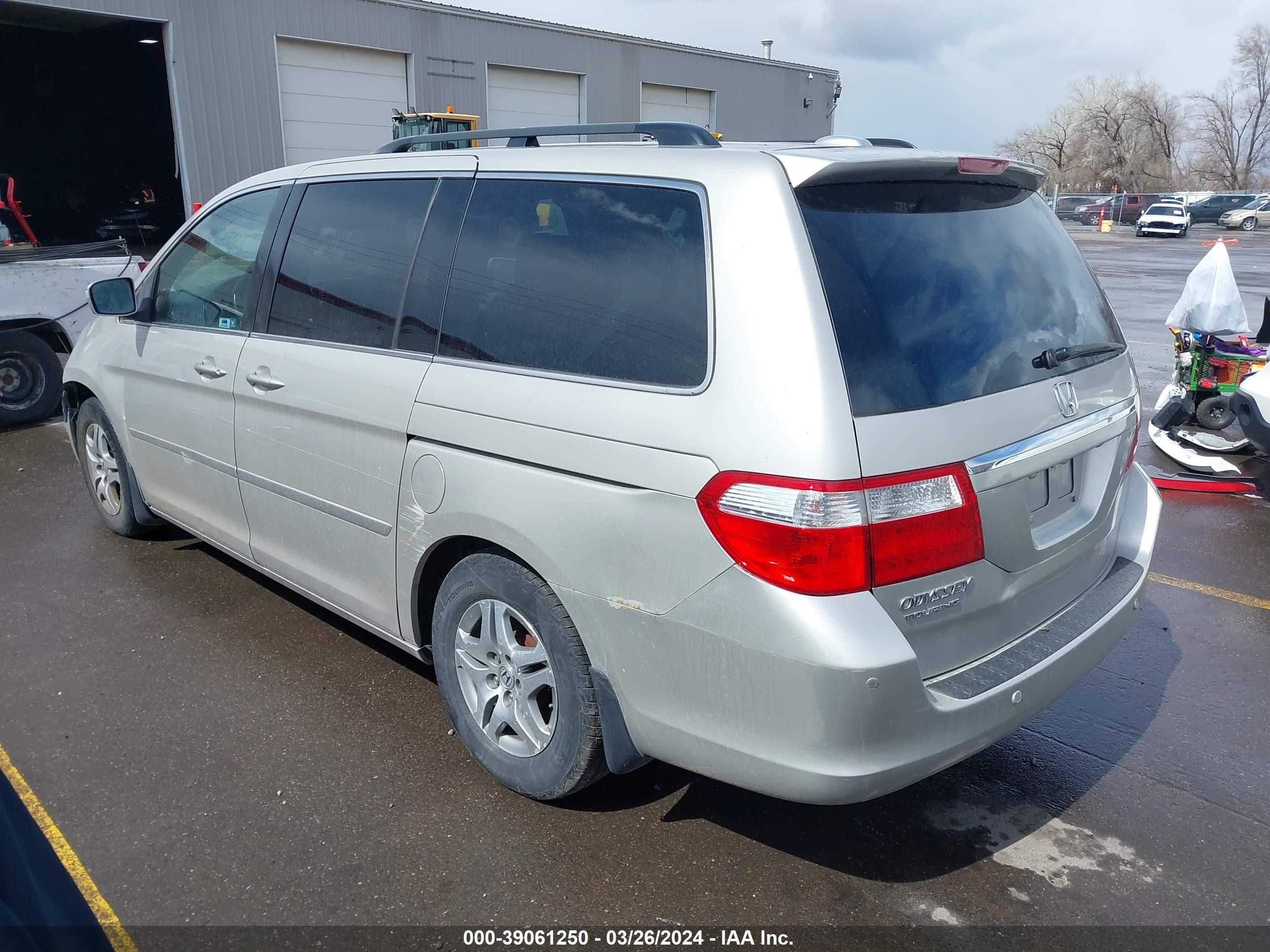 Photo 2 VIN: 5FNRL38806B053530 - HONDA ODYSSEY 