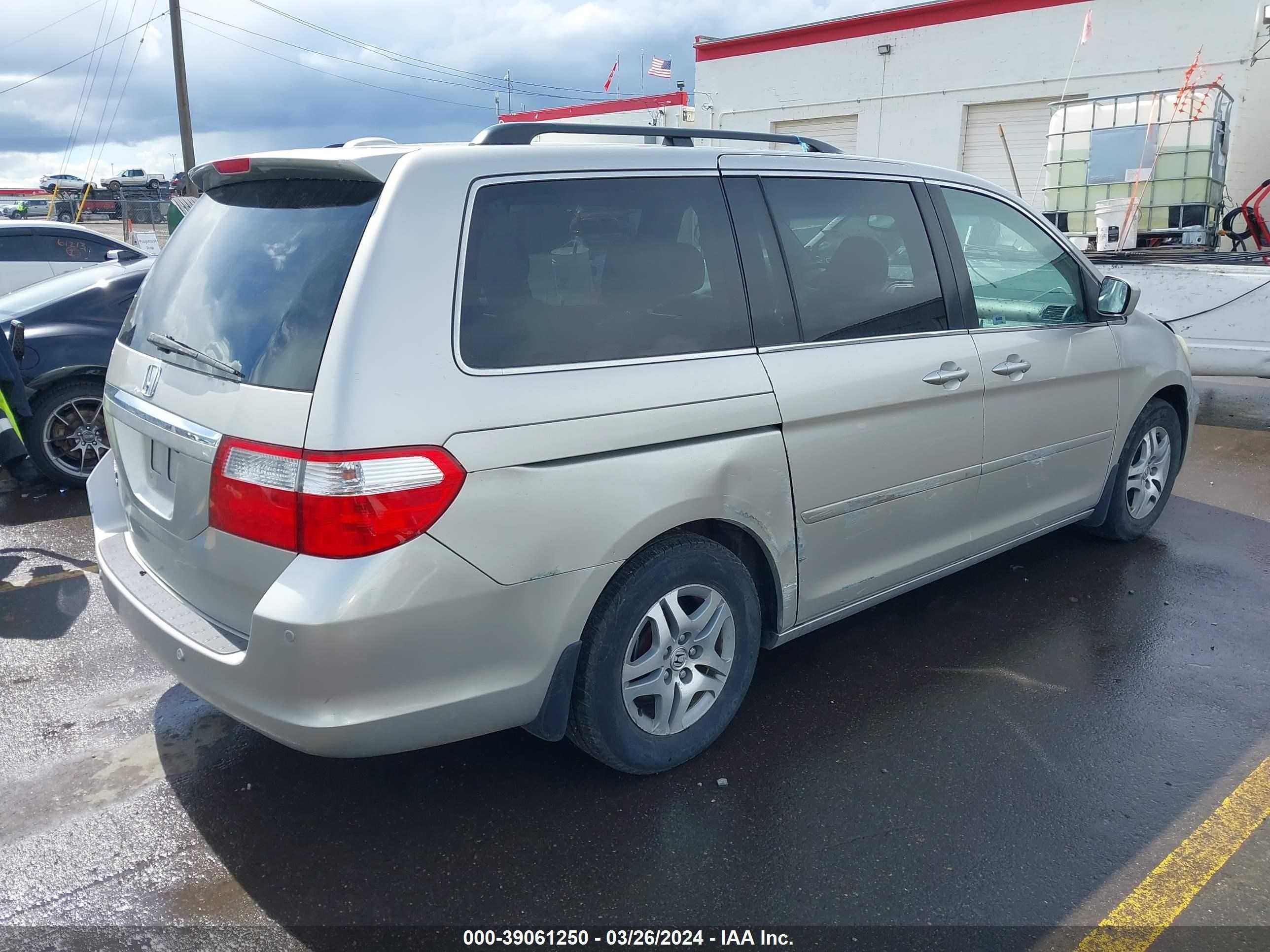 Photo 3 VIN: 5FNRL38806B053530 - HONDA ODYSSEY 