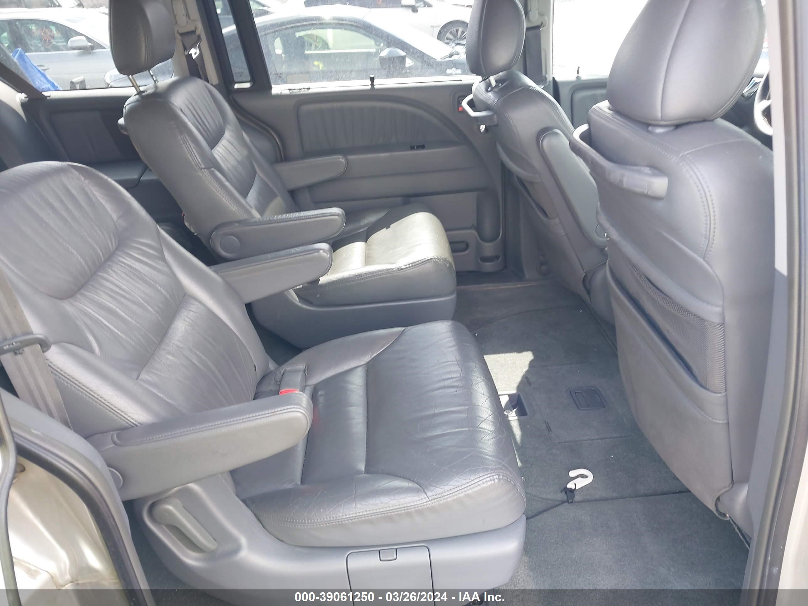 Photo 7 VIN: 5FNRL38806B053530 - HONDA ODYSSEY 