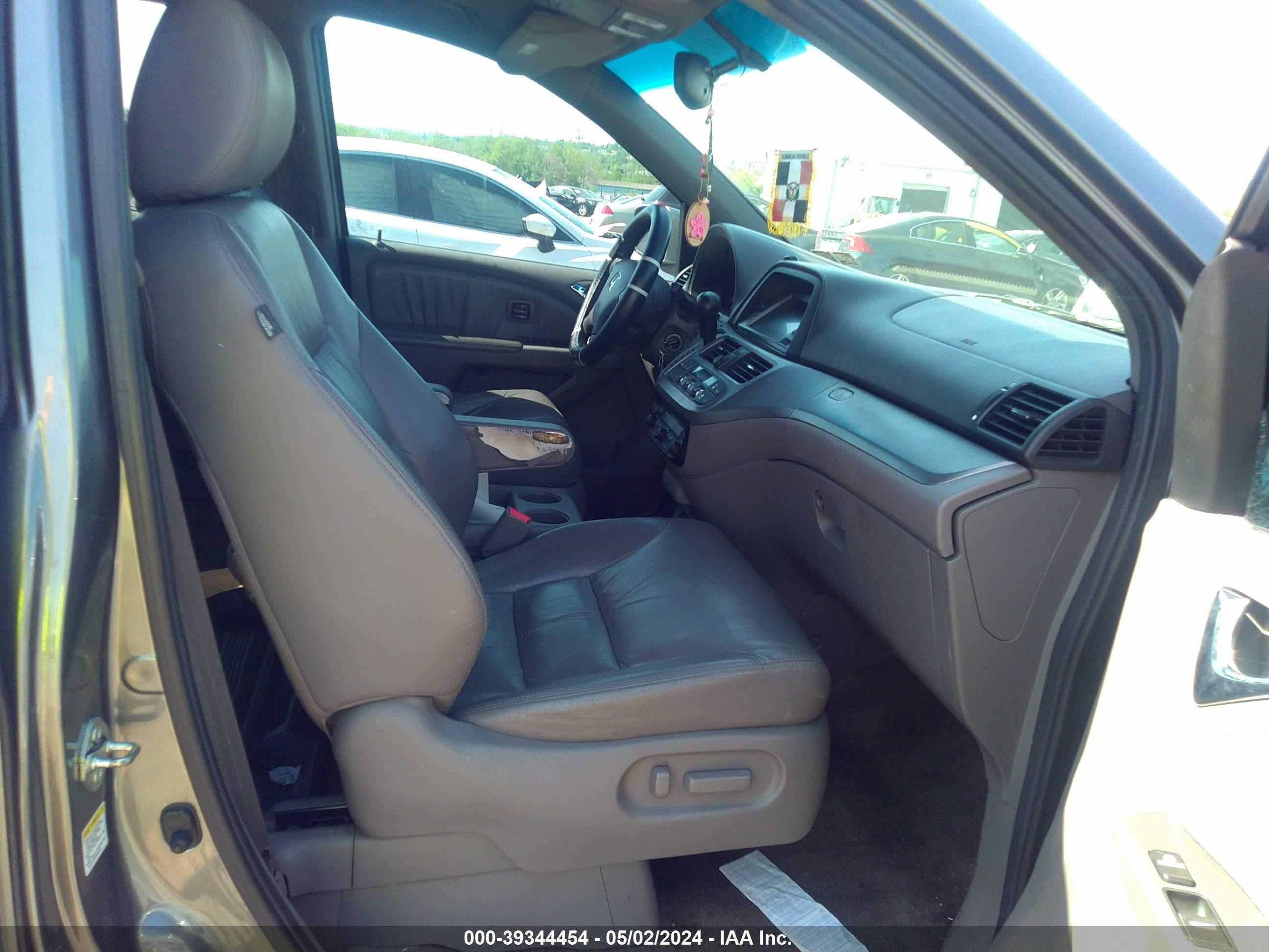 Photo 4 VIN: 5FNRL38809B032200 - HONDA ODYSSEY 