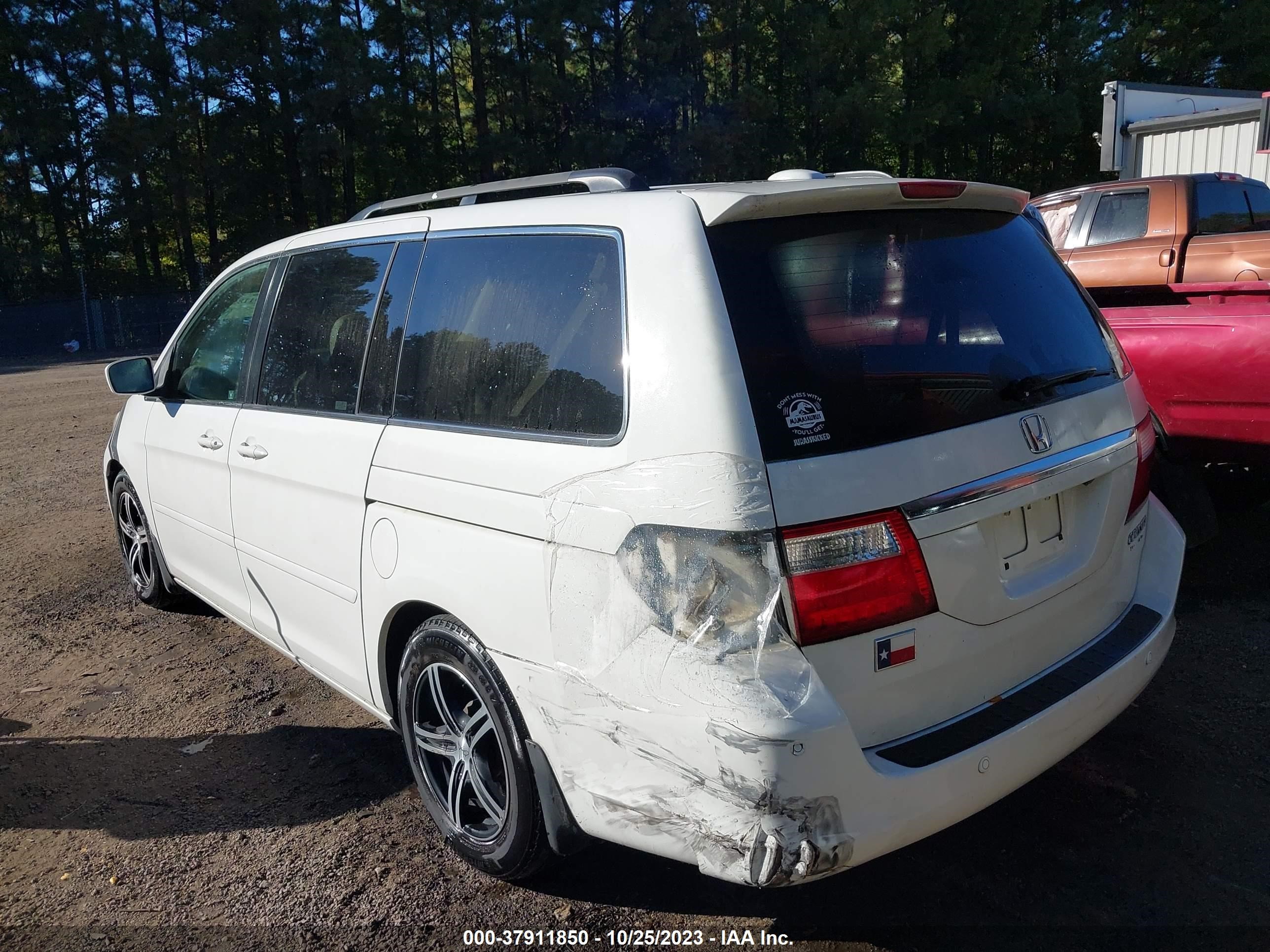 Photo 2 VIN: 5FNRL38815B114740 - HONDA ODYSSEY 