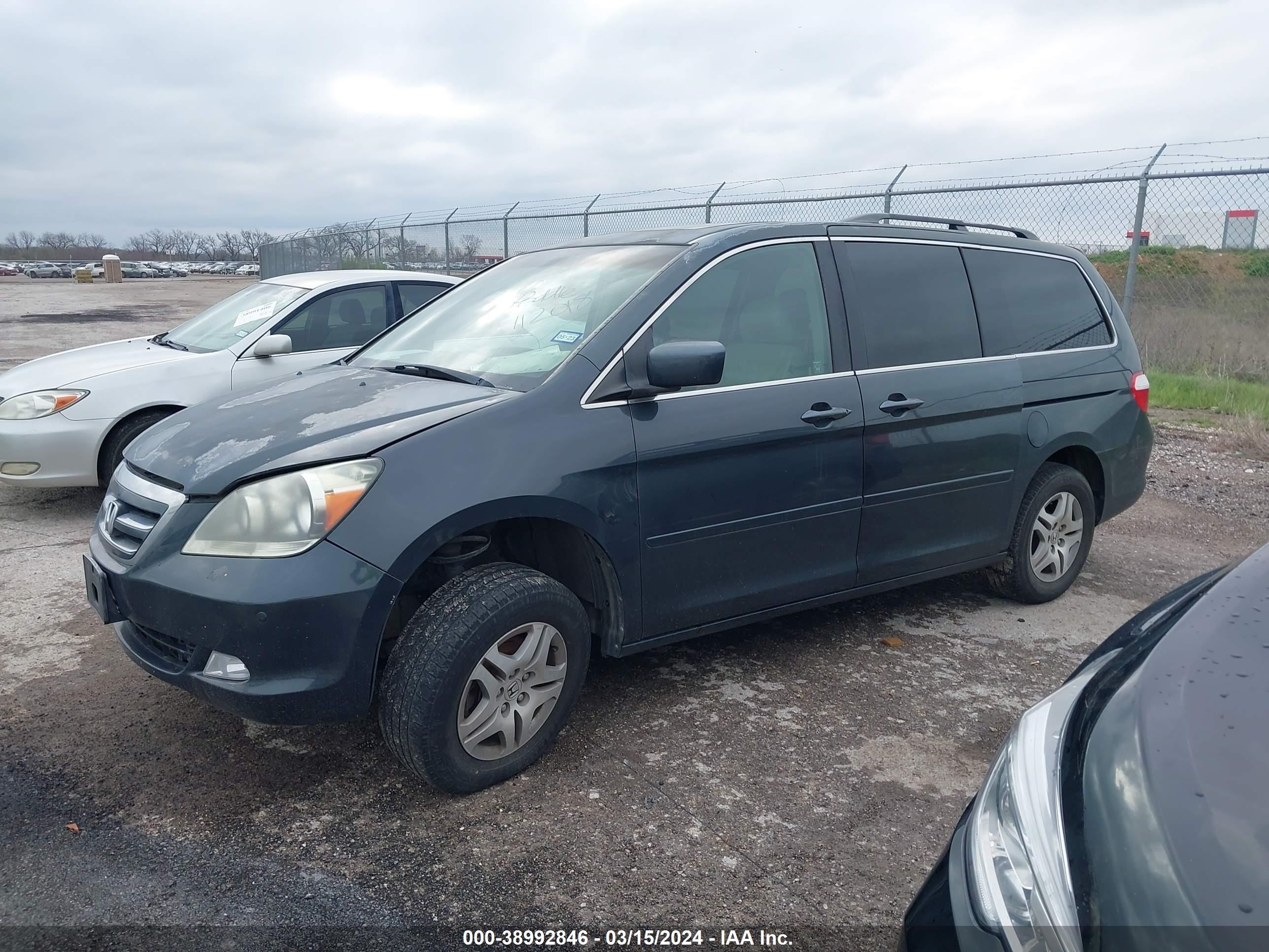 Photo 1 VIN: 5FNRL38816B112018 - HONDA ODYSSEY 