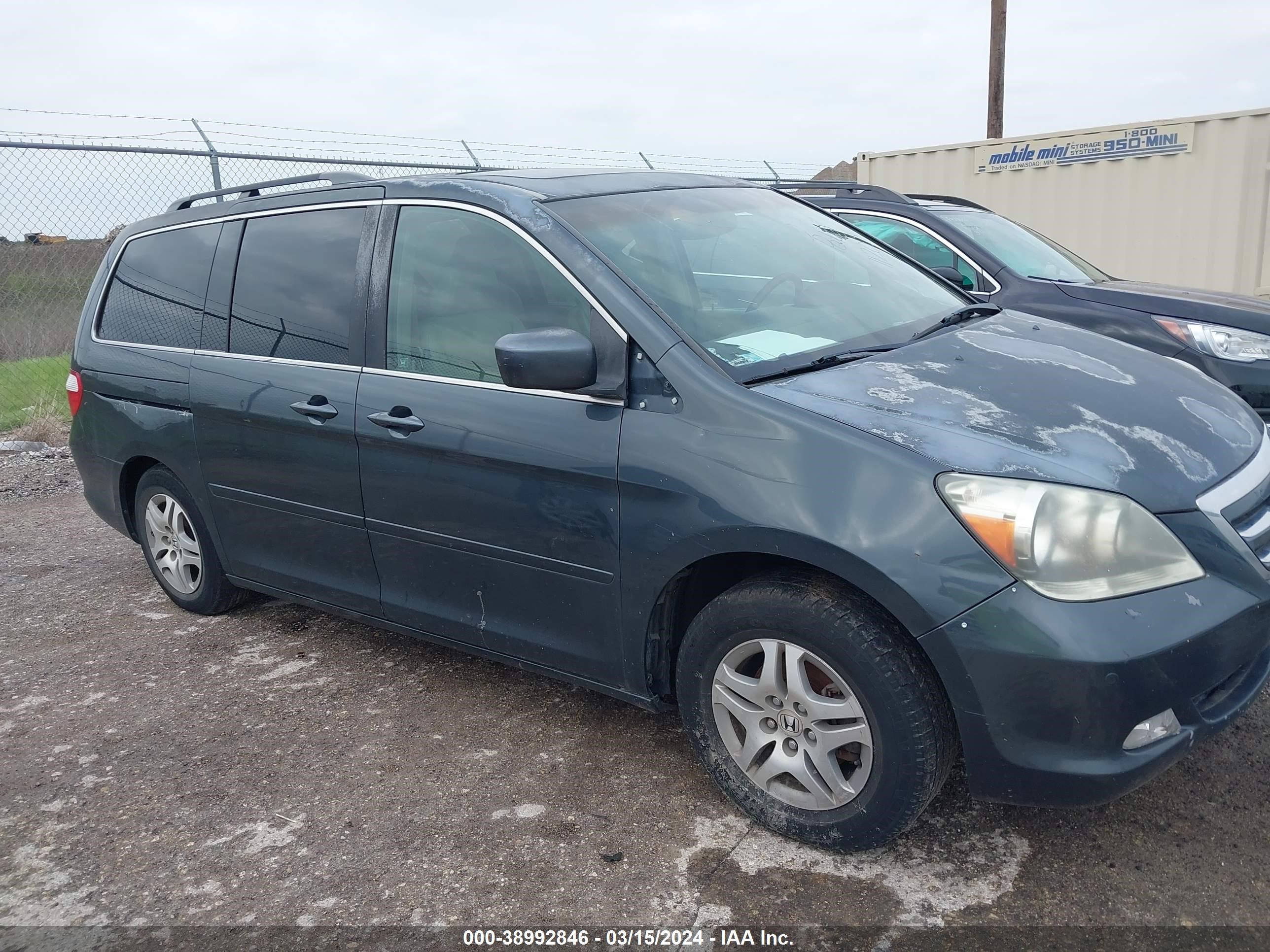 Photo 11 VIN: 5FNRL38816B112018 - HONDA ODYSSEY 