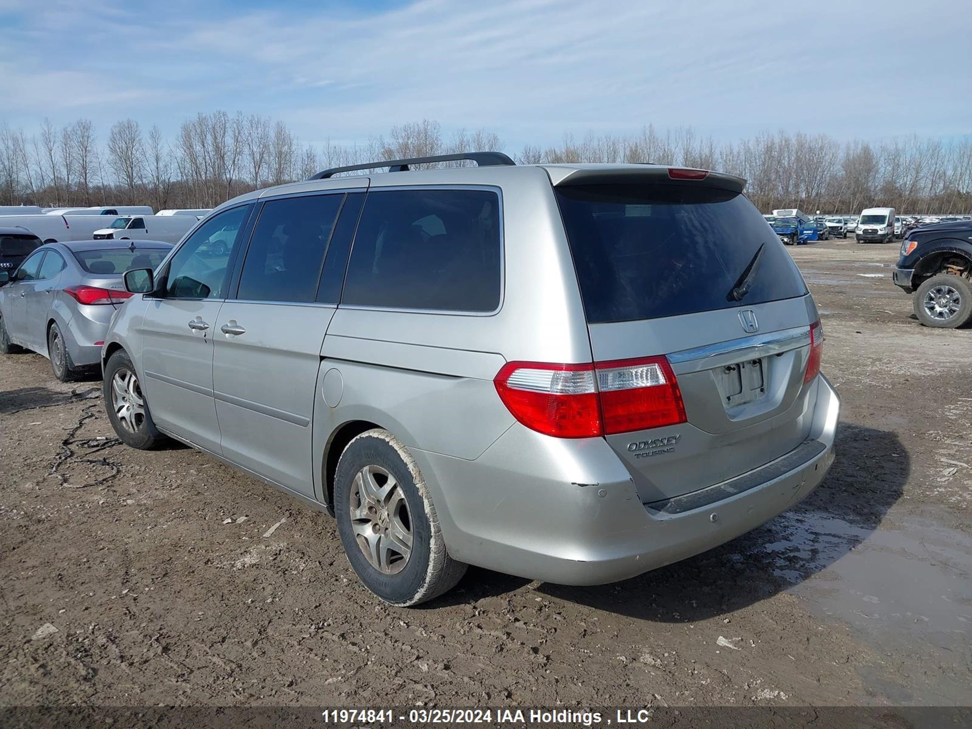 Photo 2 VIN: 5FNRL38817B505681 - HONDA ODYSSEY 