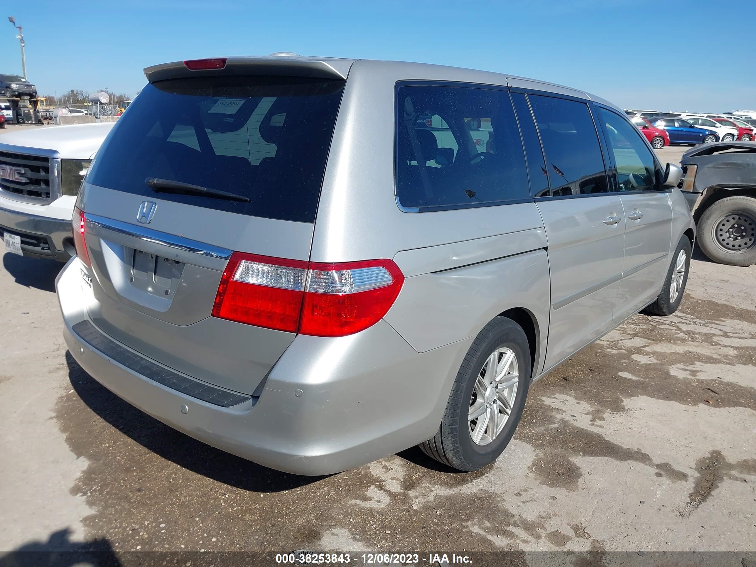 Photo 3 VIN: 5FNRL38837B032656 - HONDA ODYSSEY 