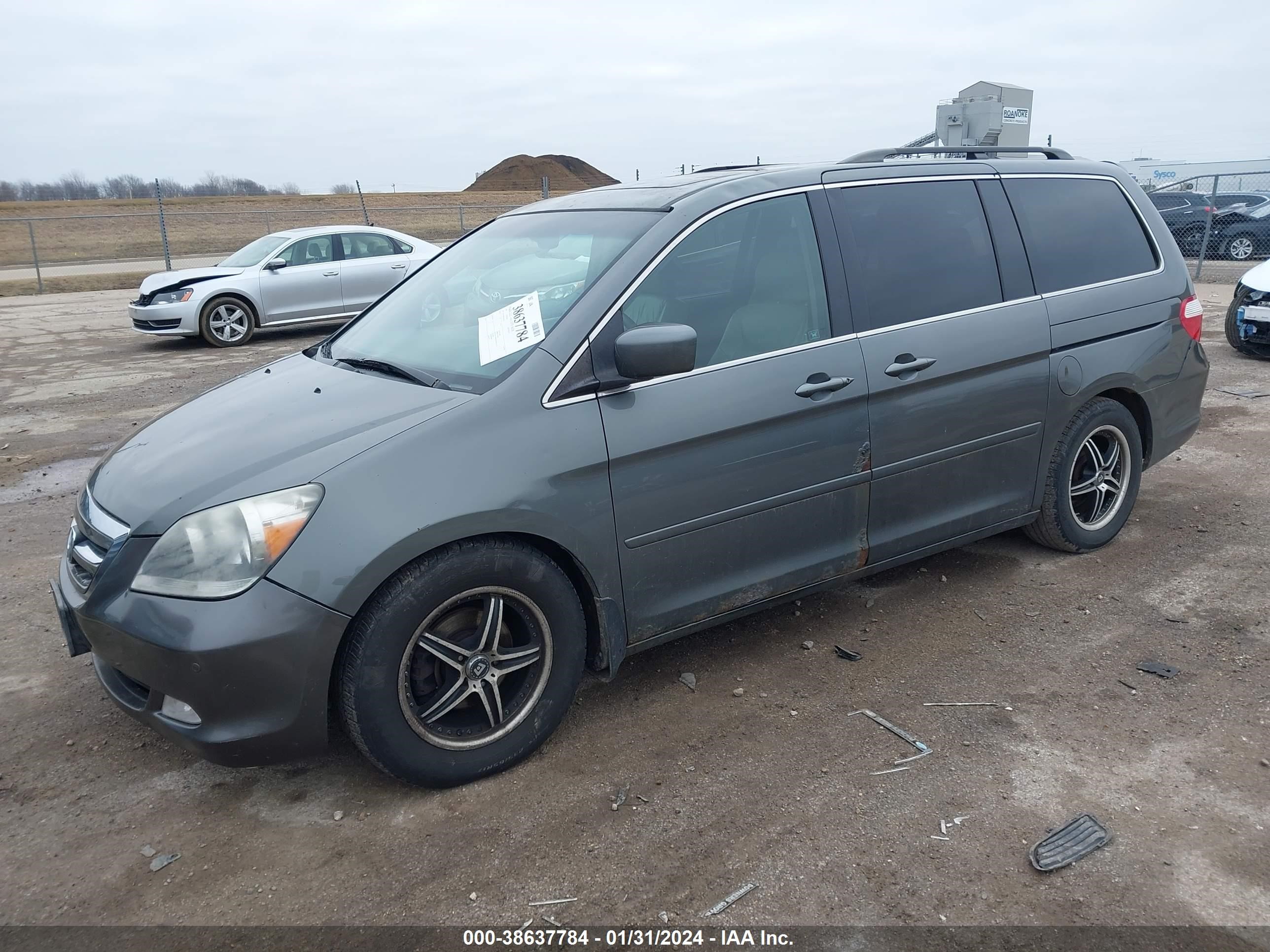 Photo 1 VIN: 5FNRL38867B026916 - HONDA ODYSSEY 