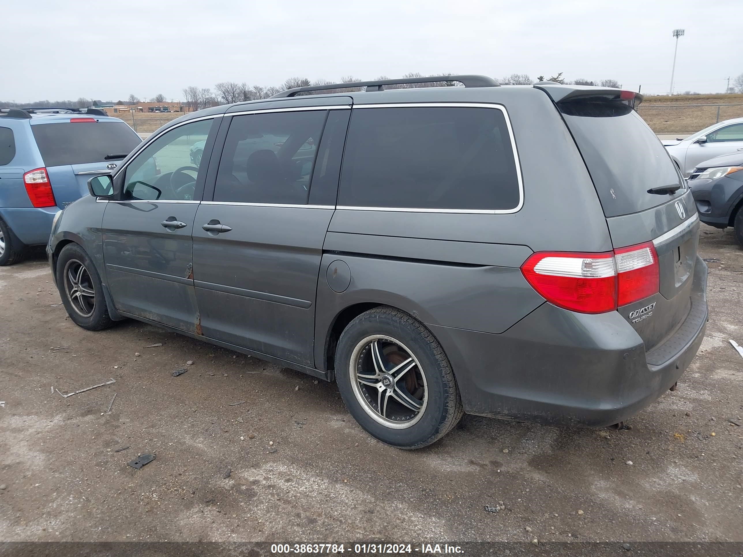 Photo 2 VIN: 5FNRL38867B026916 - HONDA ODYSSEY 