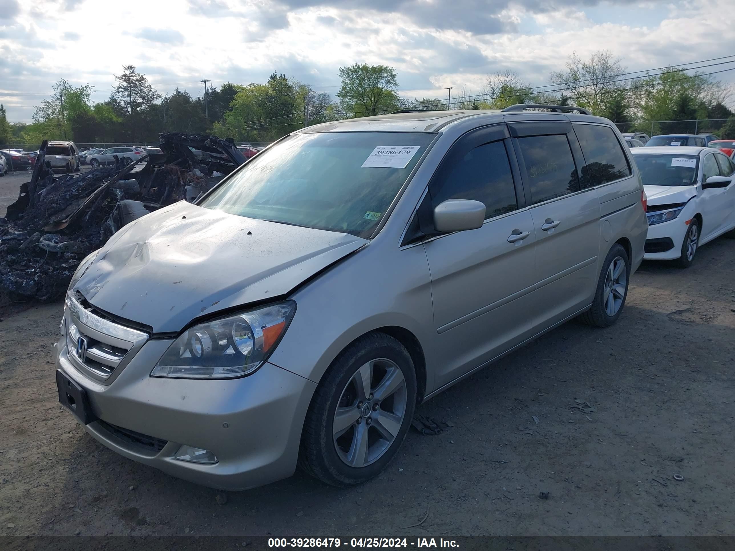 Photo 1 VIN: 5FNRL38867B117796 - HONDA ODYSSEY 