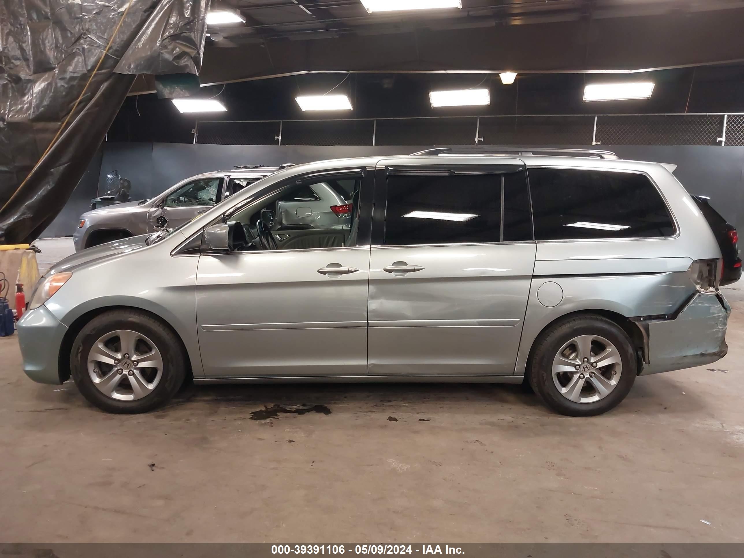 Photo 13 VIN: 5FNRL38878B024688 - HONDA ODYSSEY 