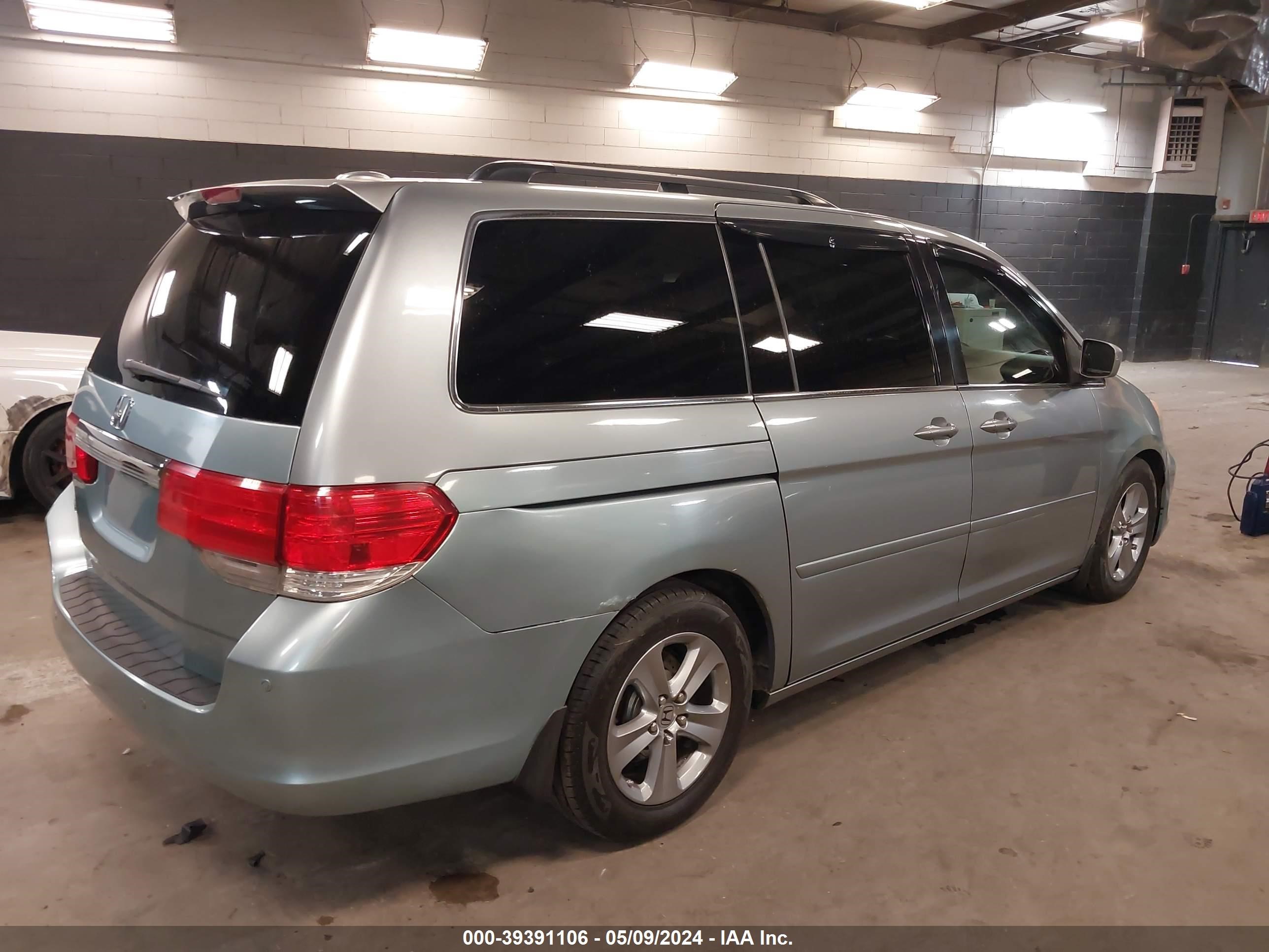 Photo 3 VIN: 5FNRL38878B024688 - HONDA ODYSSEY 