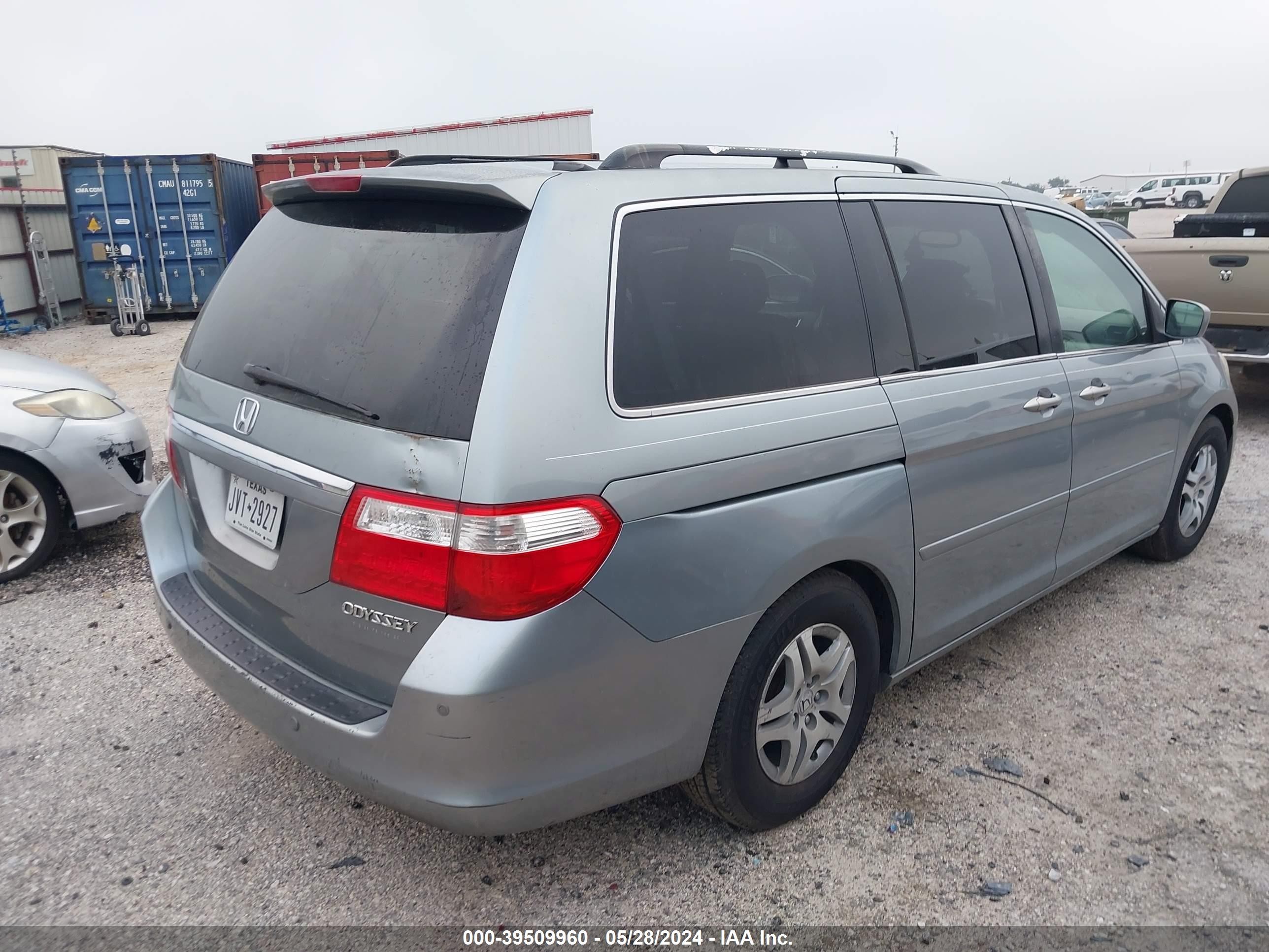 Photo 3 VIN: 5FNRL38885B000394 - HONDA ODYSSEY 