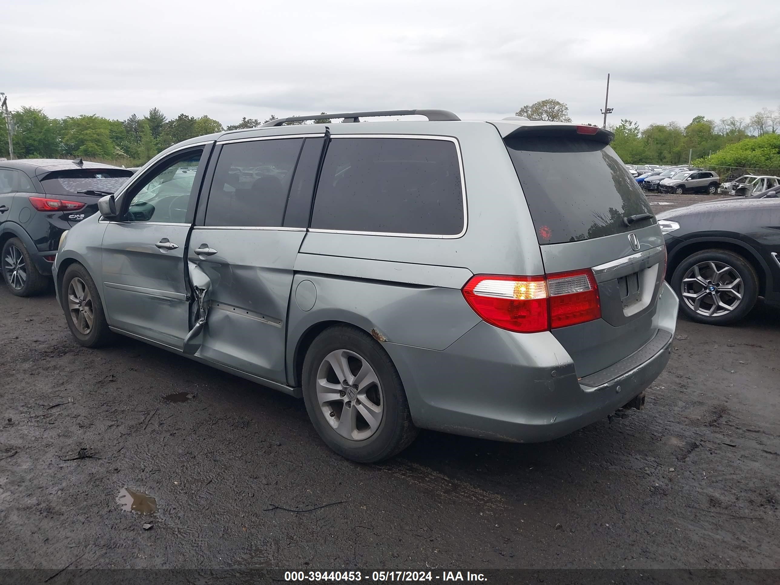 Photo 2 VIN: 5FNRL38885B026686 - HONDA ODYSSEY 