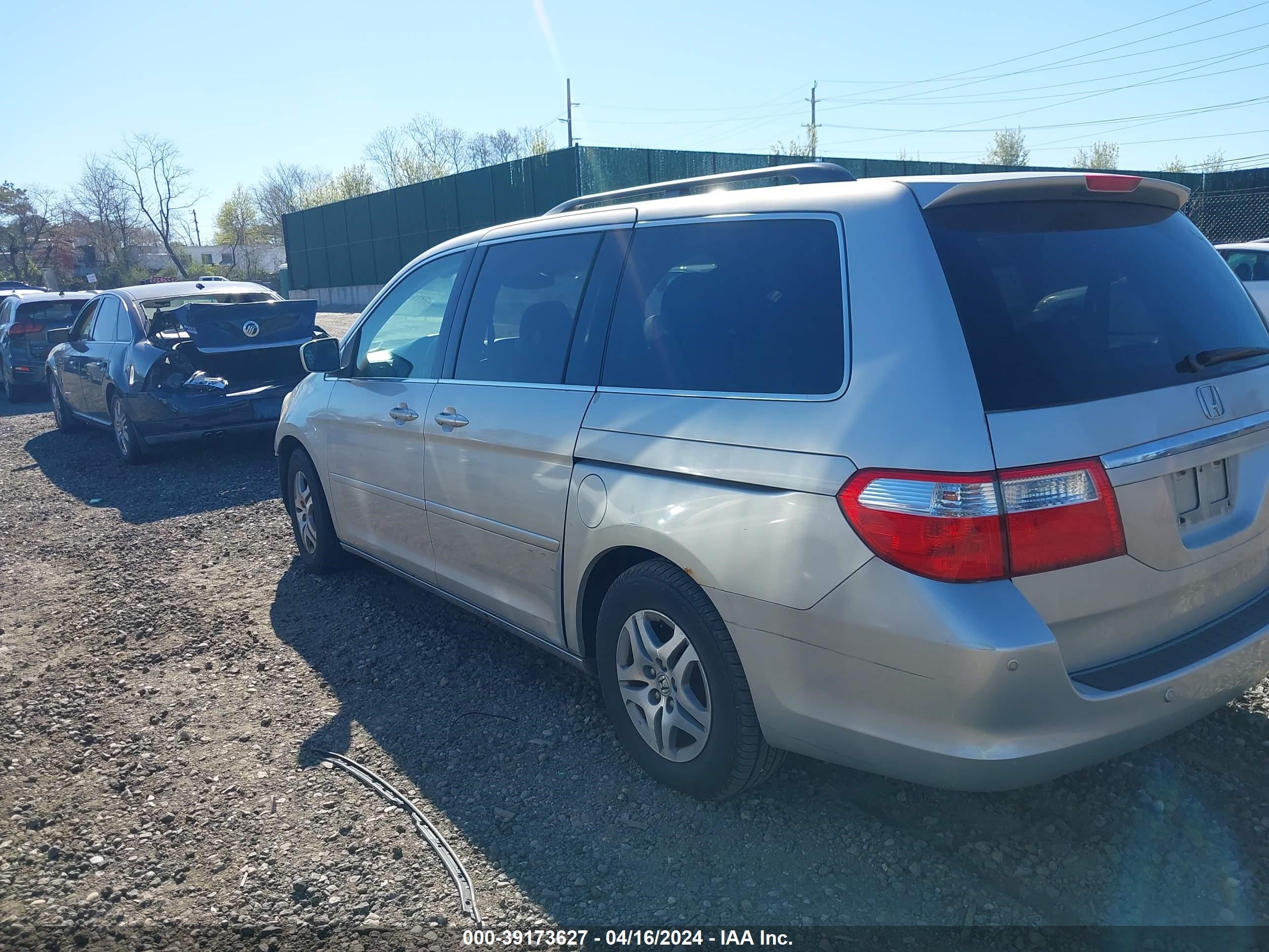 Photo 2 VIN: 5FNRL38885B030463 - HONDA ODYSSEY 