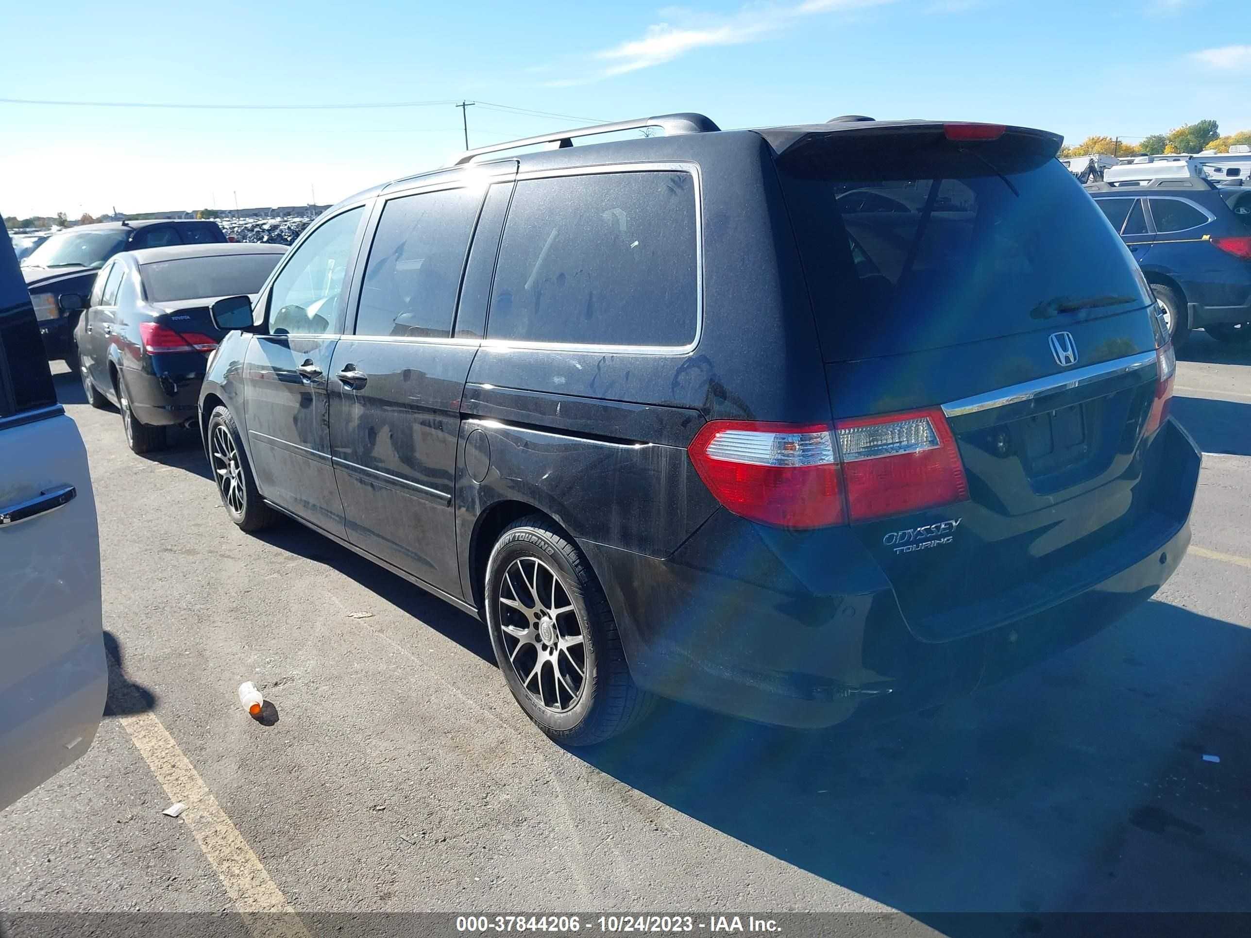 Photo 2 VIN: 5FNRL38896B018145 - HONDA ODYSSEY 