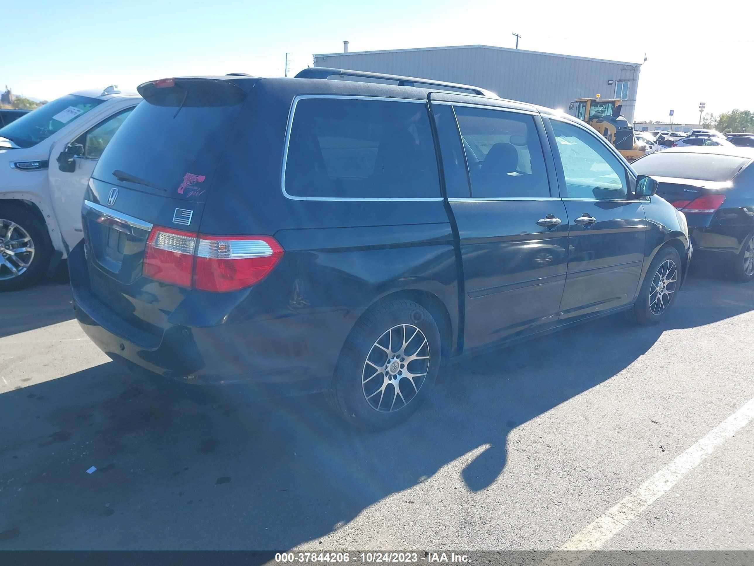 Photo 3 VIN: 5FNRL38896B018145 - HONDA ODYSSEY 