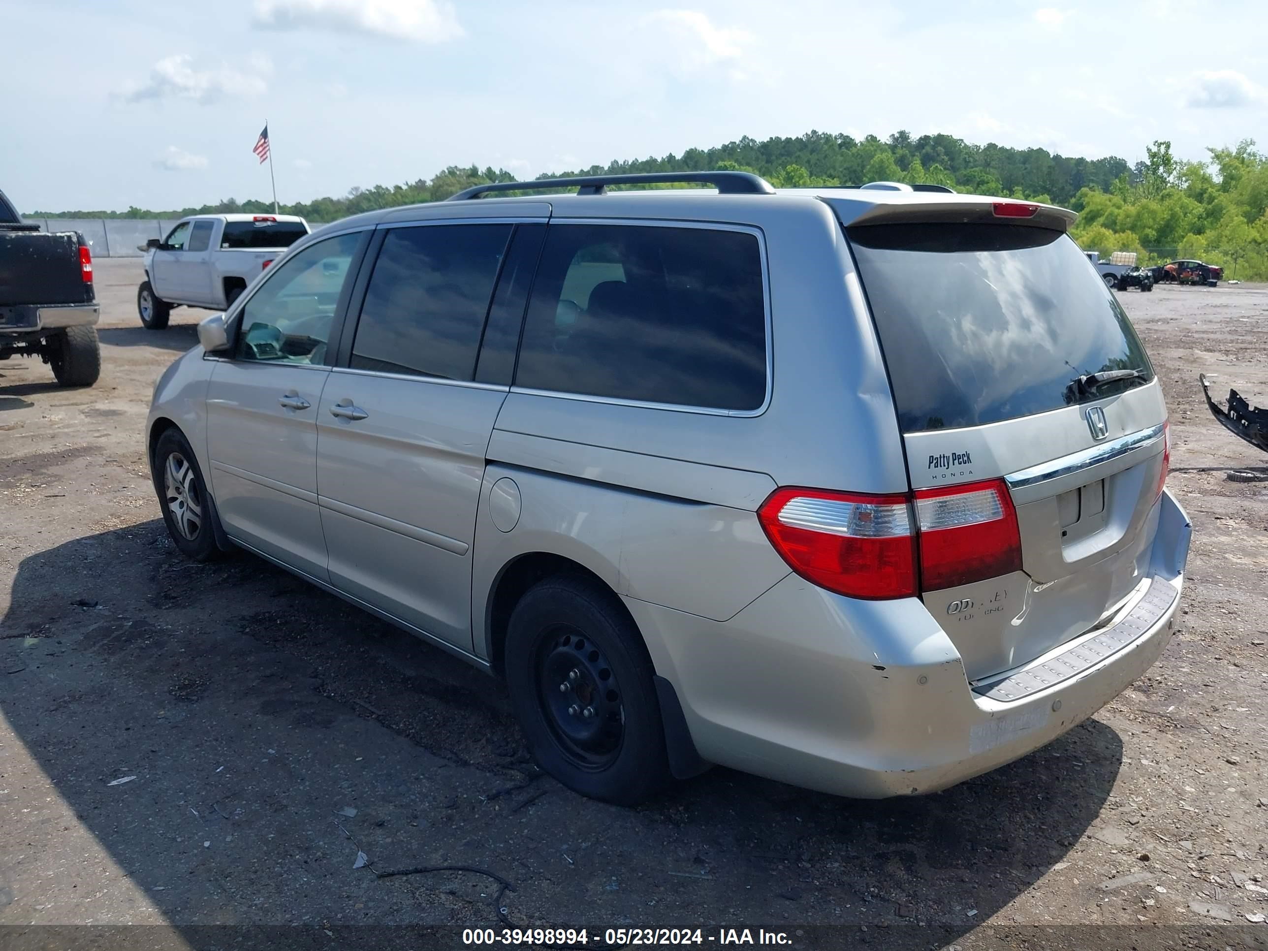 Photo 2 VIN: 5FNRL38896B101588 - HONDA ODYSSEY 